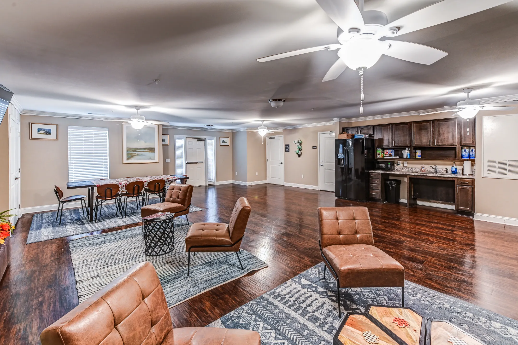 Living Room - Glenwood Ridge Apartments - Richmond, VA