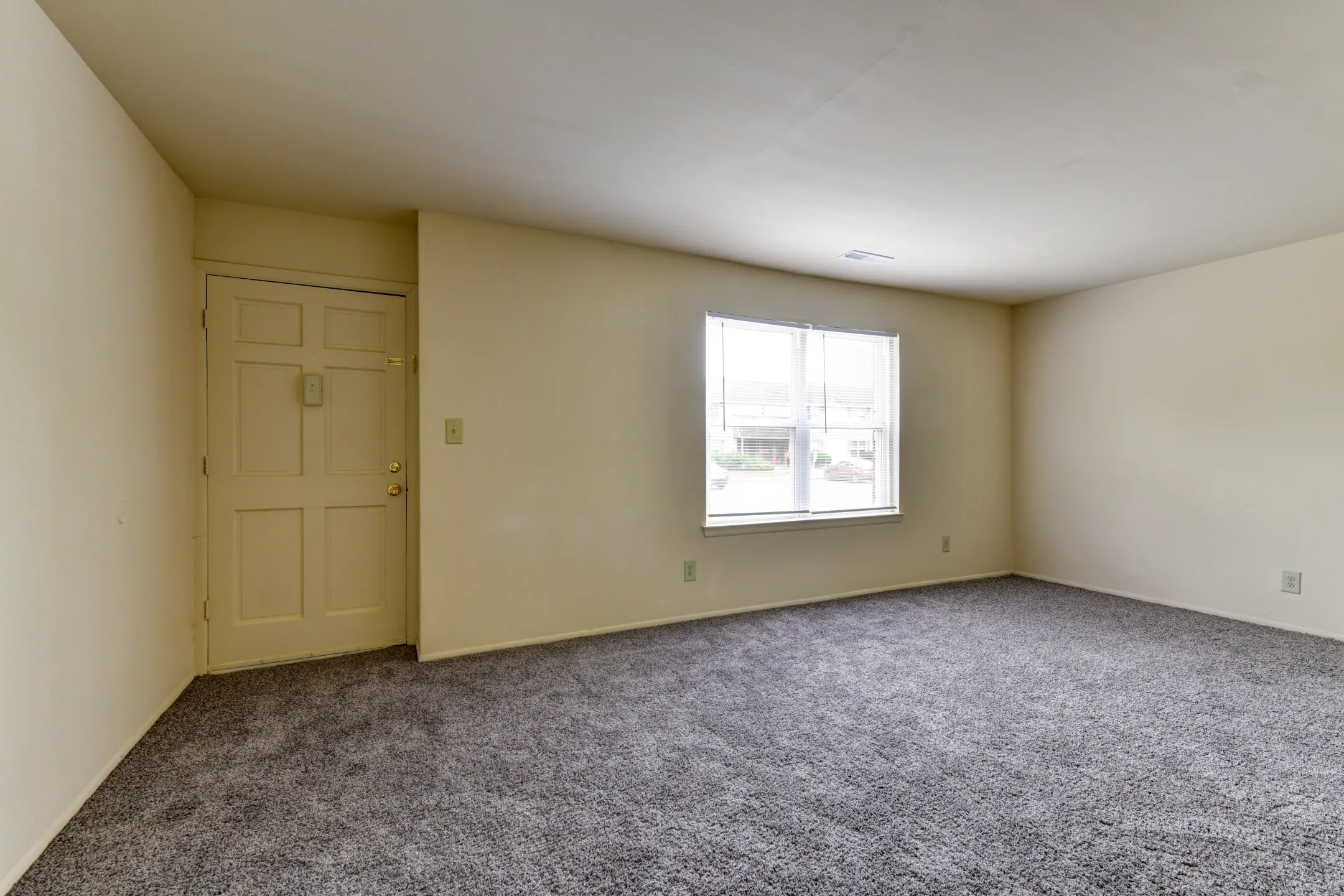Living Room - Sandy Ridge Apartments - Carneys Point, NJ