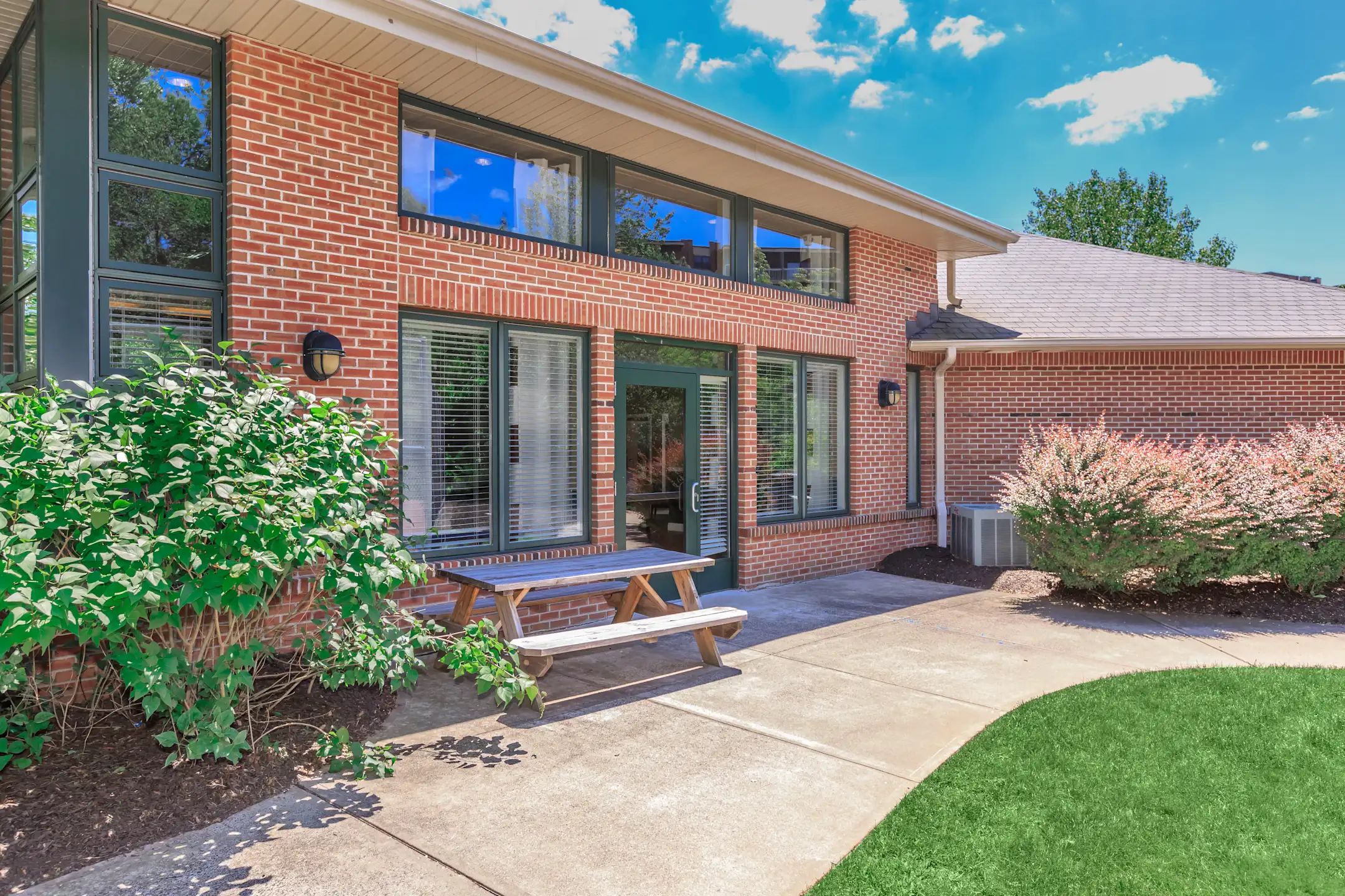 Broadmoor Apartments Hamden, CT 06514