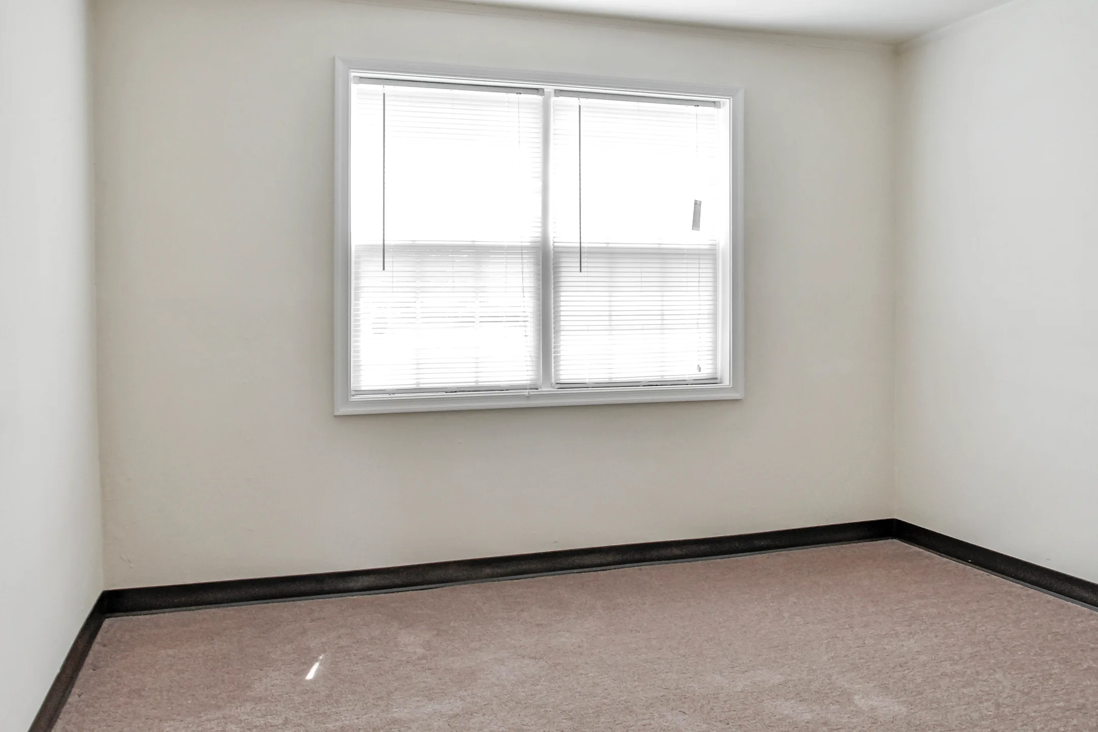 Ingleside Square Apartments 3515 Gatling Ave Norfolk, VA Apartments