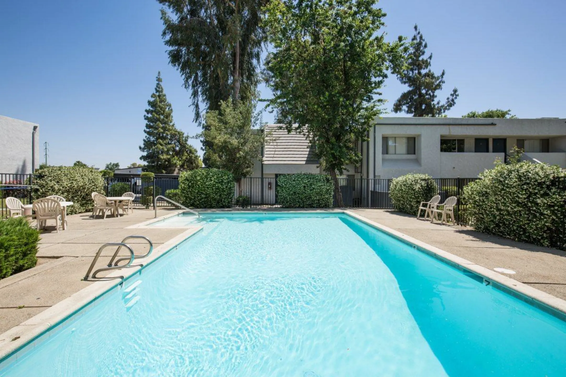 Pool - Santa Clarita - Bakersfield, CA
