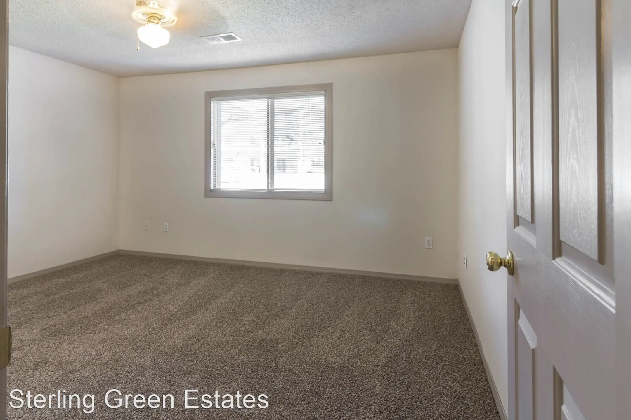 Bedroom - Sterling Green - North Sioux City, SD