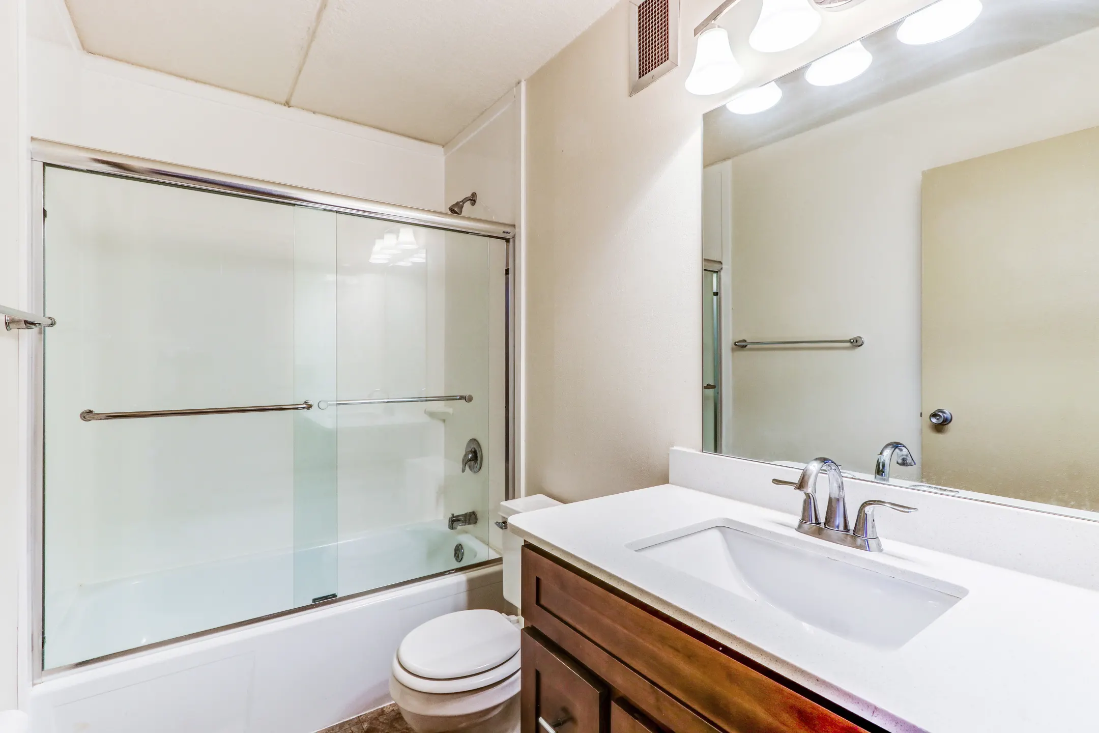 Bathroom - Amberson Plaza Apartments - Pittsburgh, PA