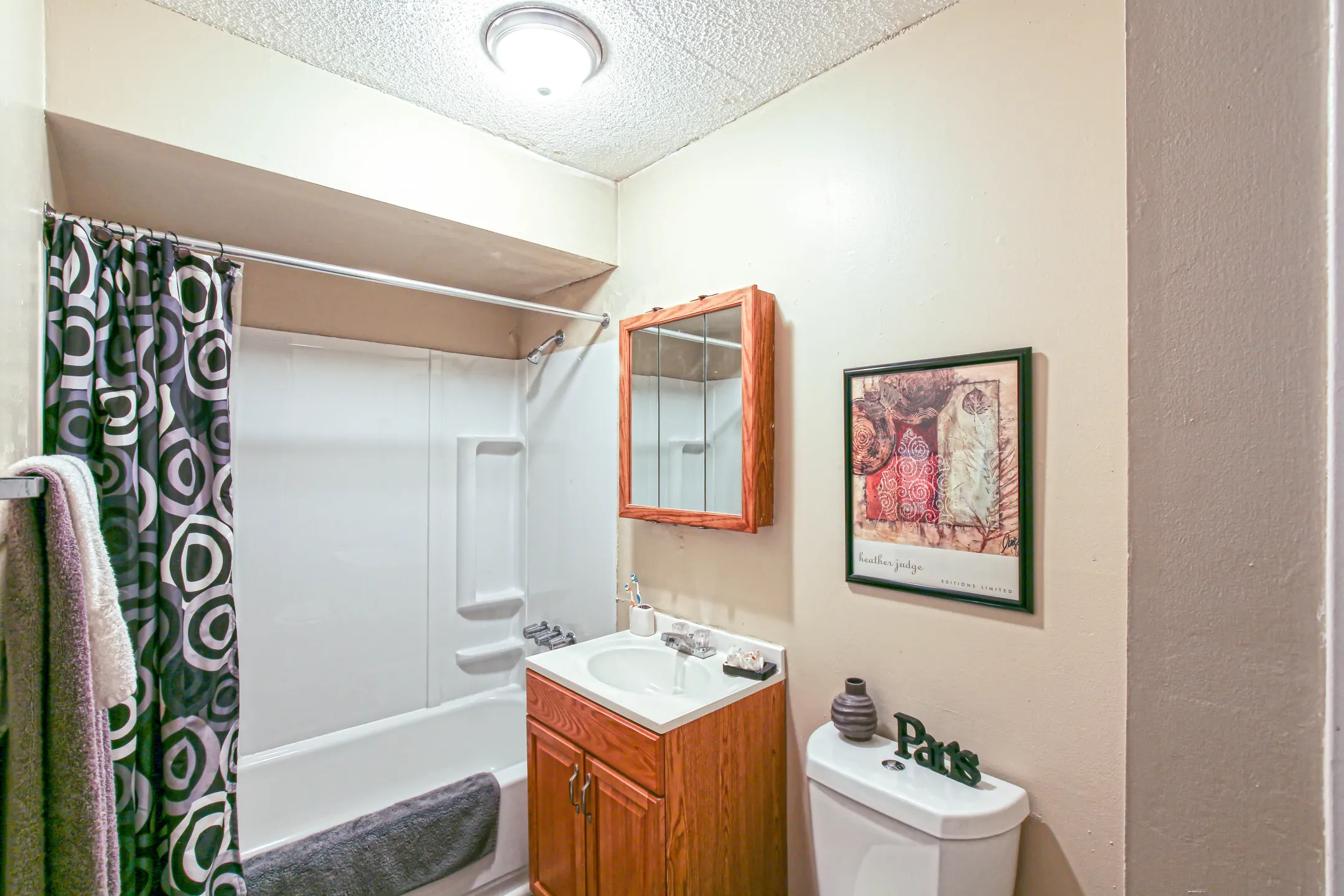 Bathroom - Oak Valley Apartments - Davenport, IA