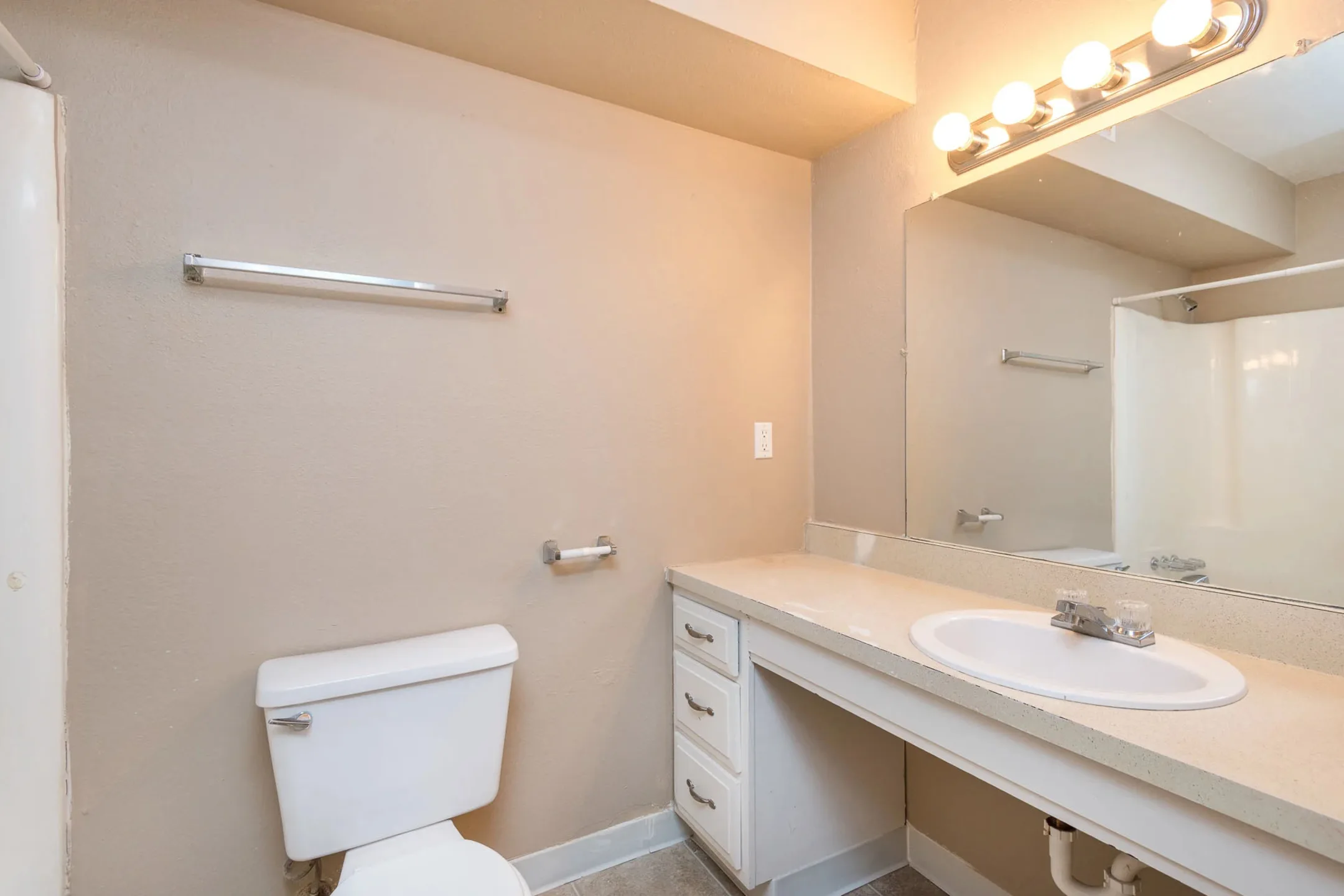 Summit Shawnee Apartments Shawnee Mission, KS 66214