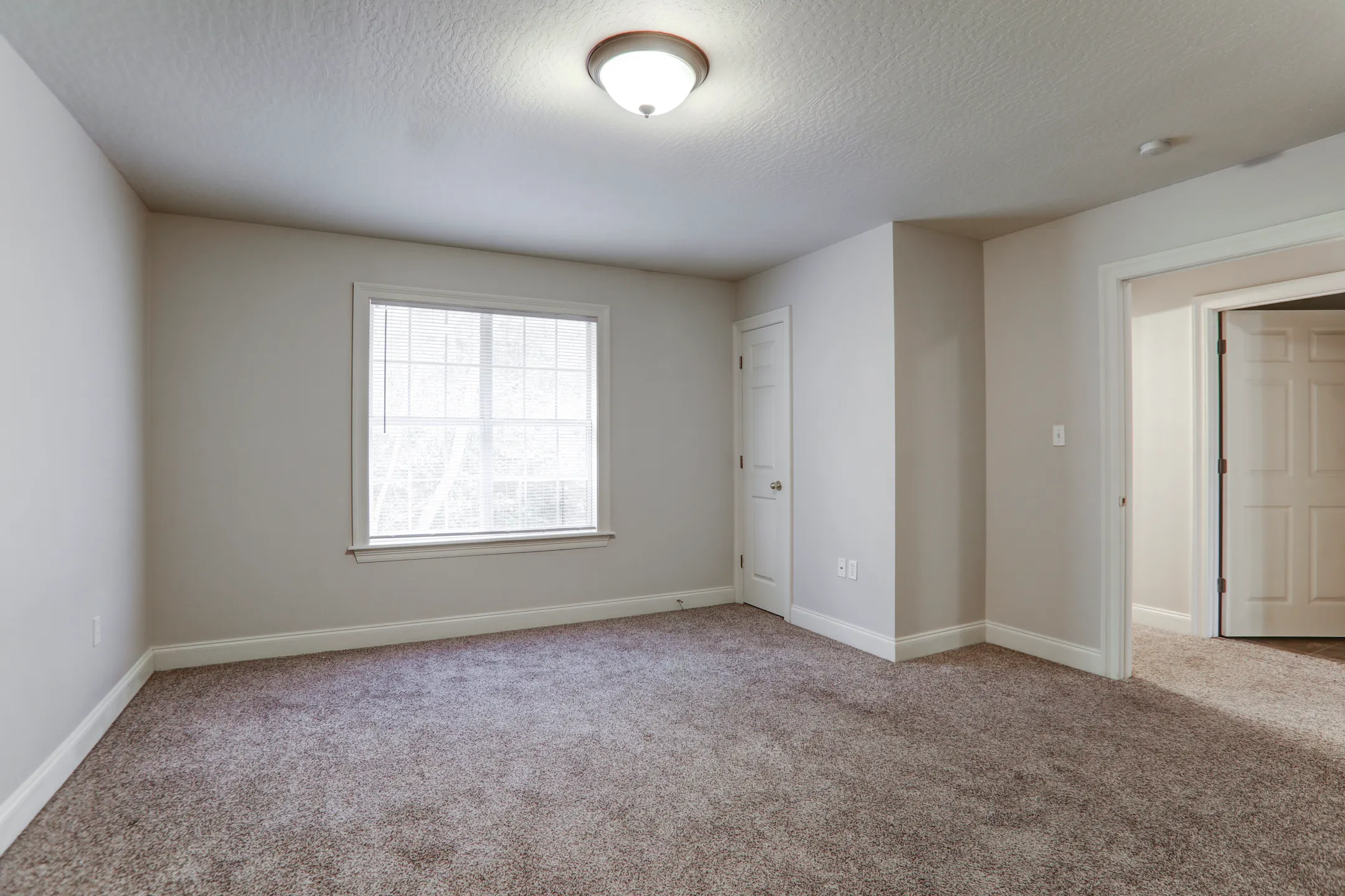 The Drake at Oak Grove 3 Courtland Drive Hattiesburg, MS Apartments