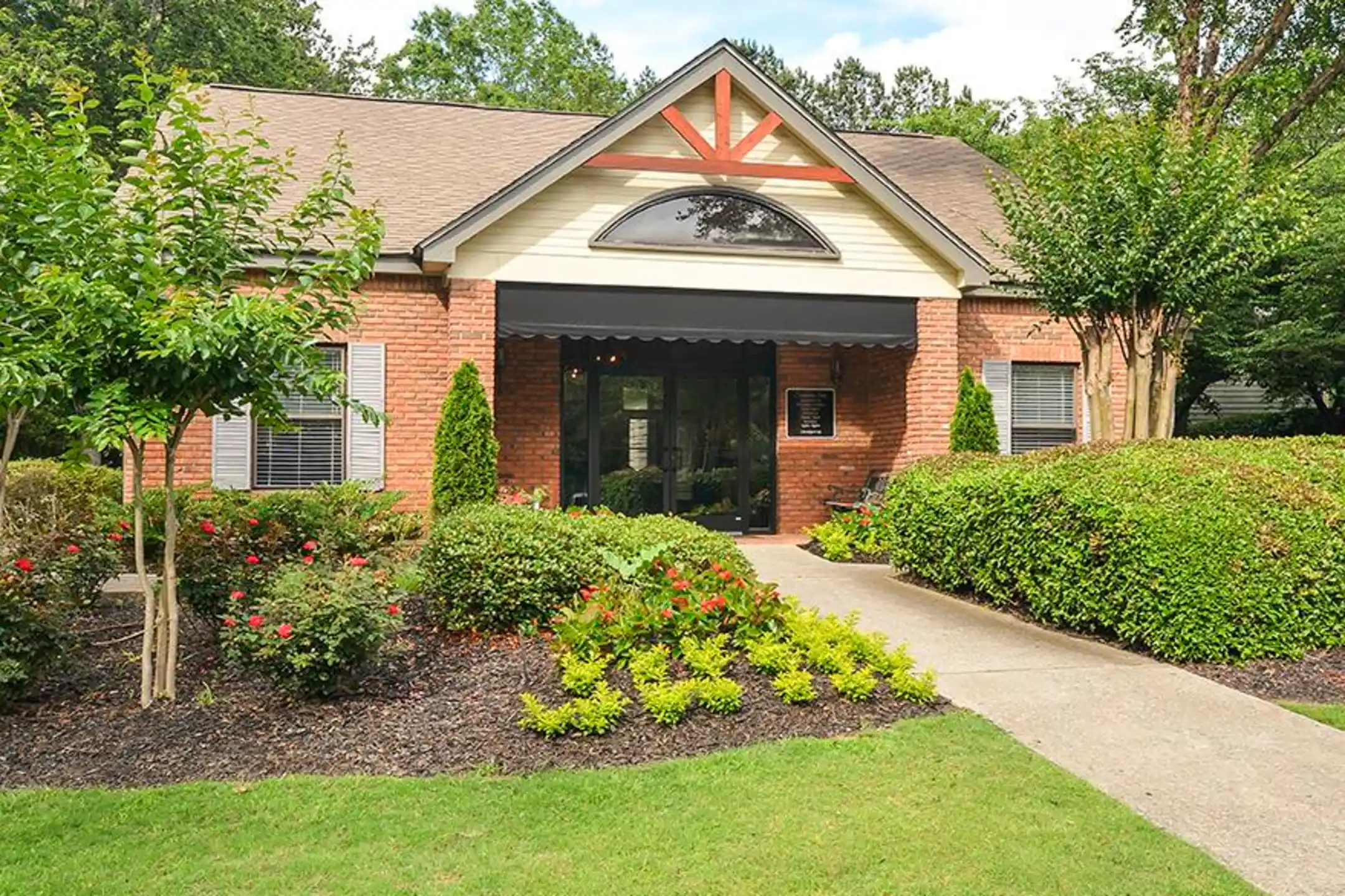 Shadow Lake 3515 Pleasantdale Rd Atlanta, GA Apartments for Rent