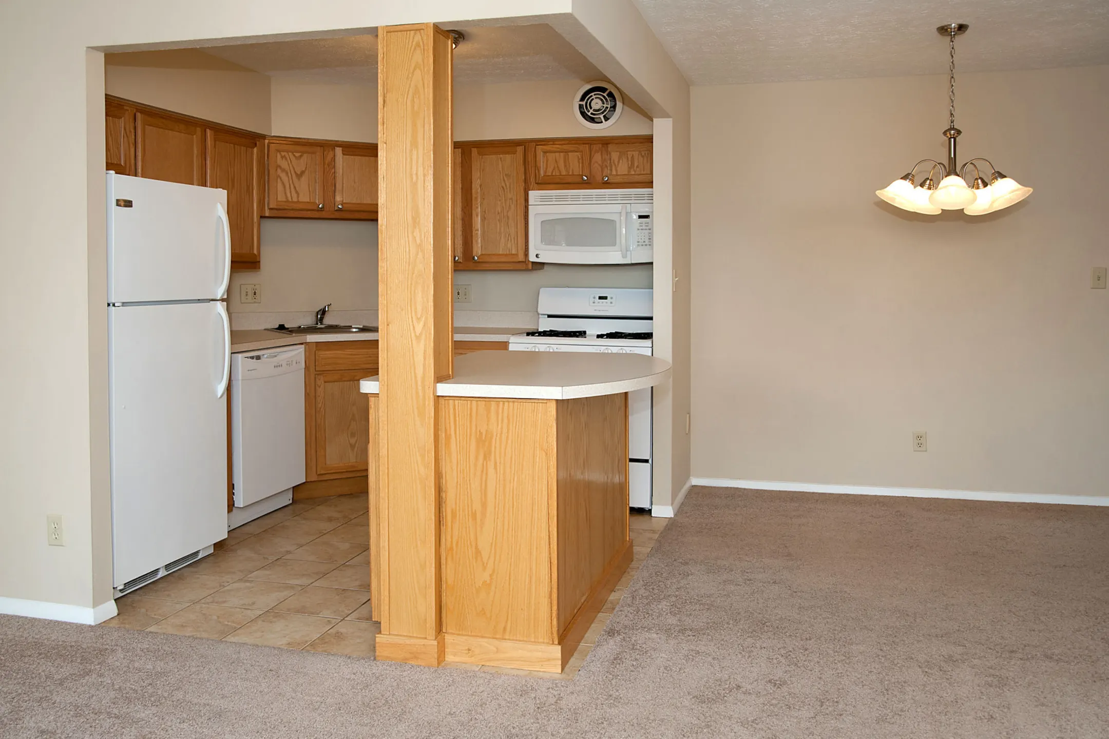 Kitchen - Rockside Park Towers - Bedford, OH
