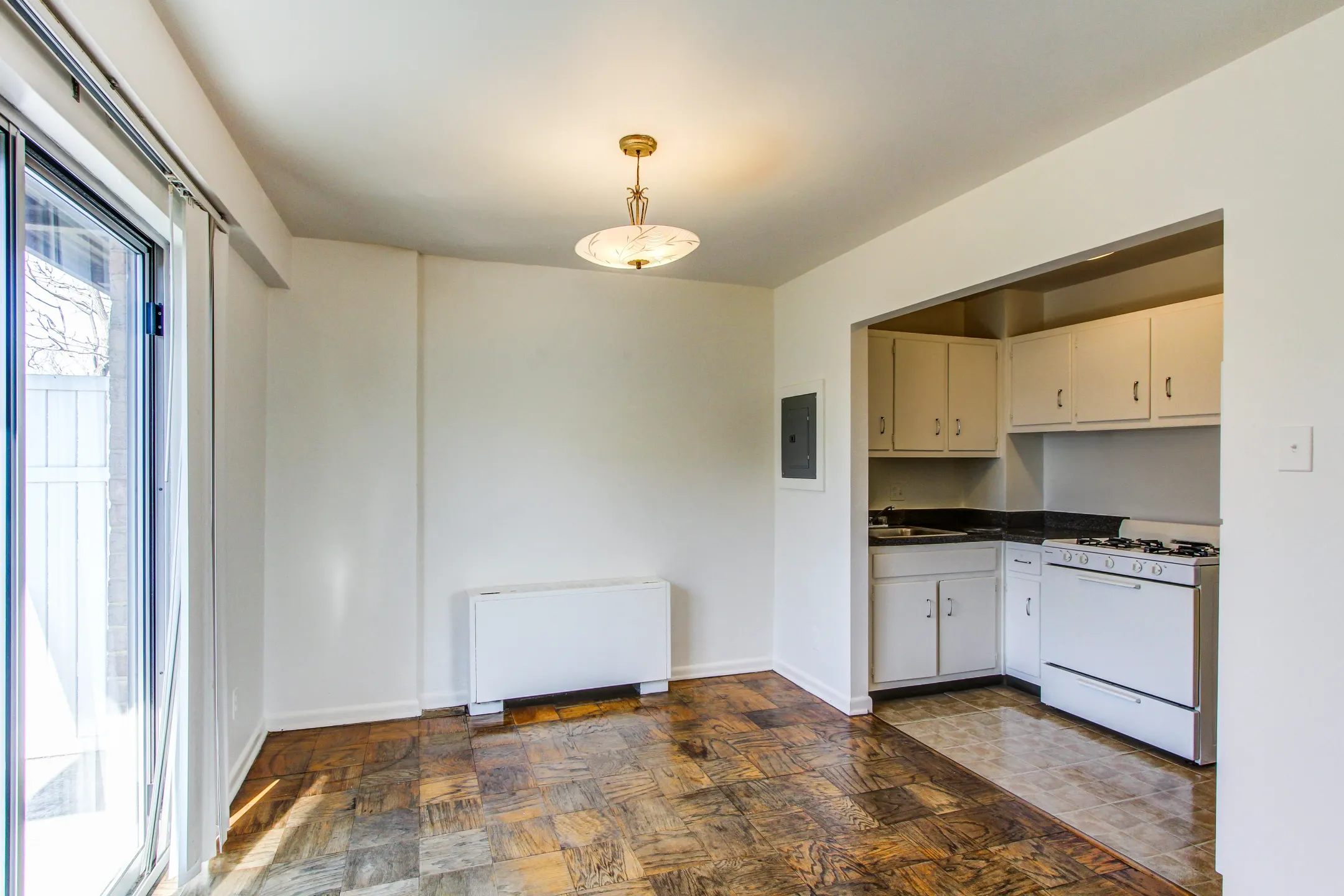 Robin Towers Apartments Arlington, VA 22209