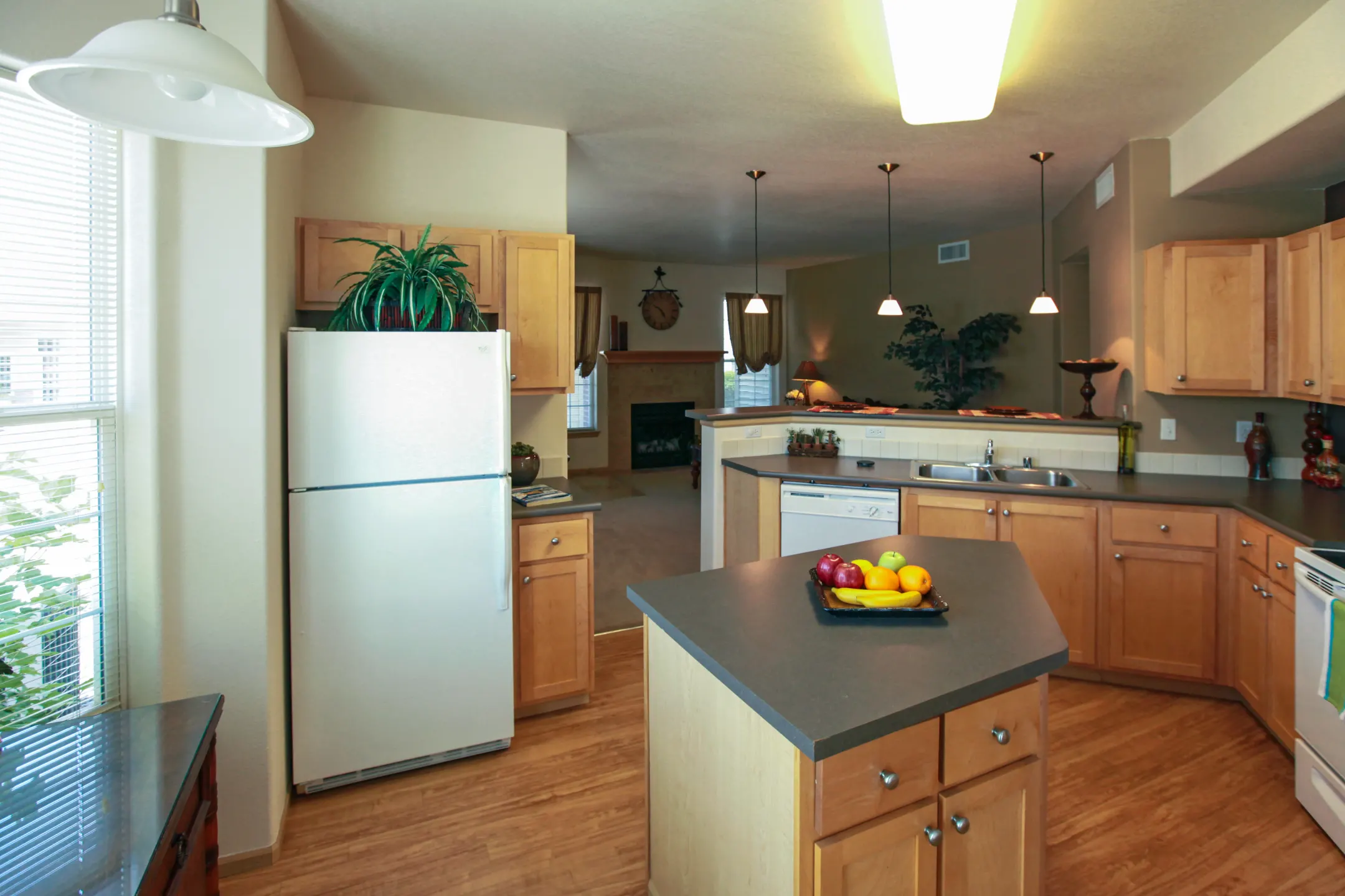 Kitchen - Villas At Meadow Springs - Richland, WA