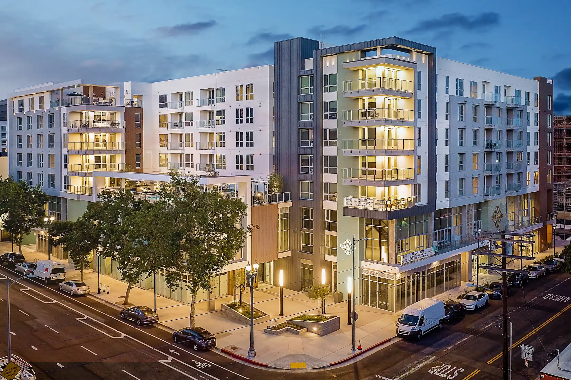 Building - Emerald Apartments - Los Angeles, CA