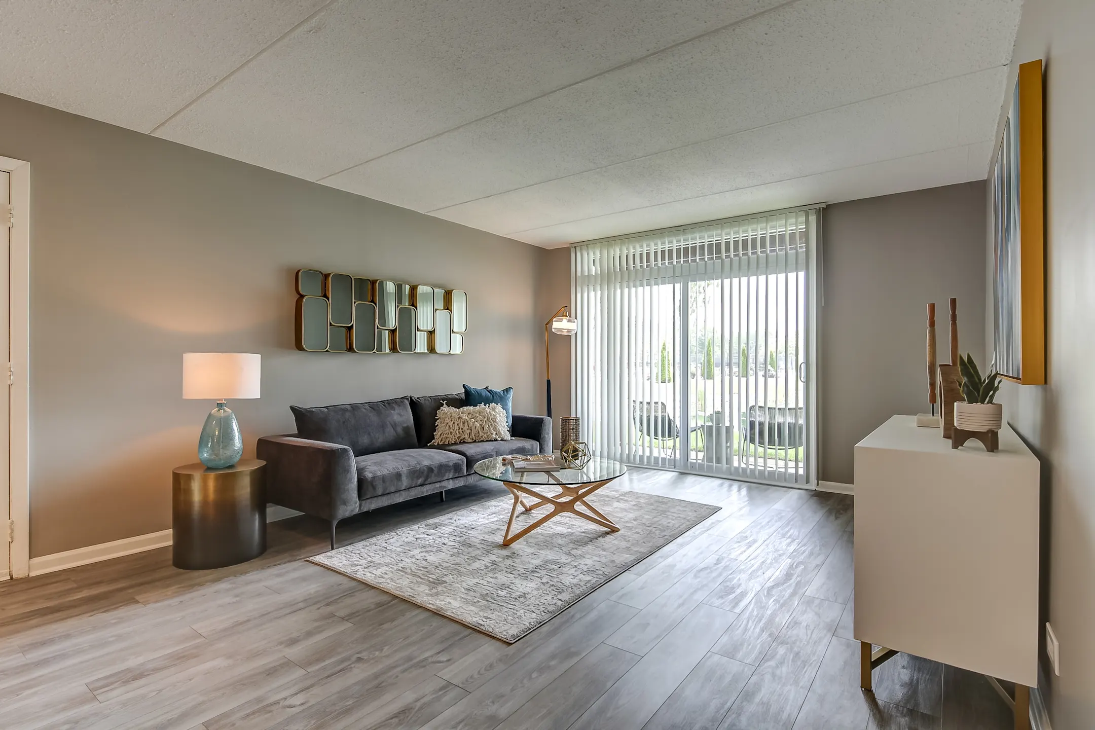 Foxboro Apartments Apartments Wheeling, IL 60090