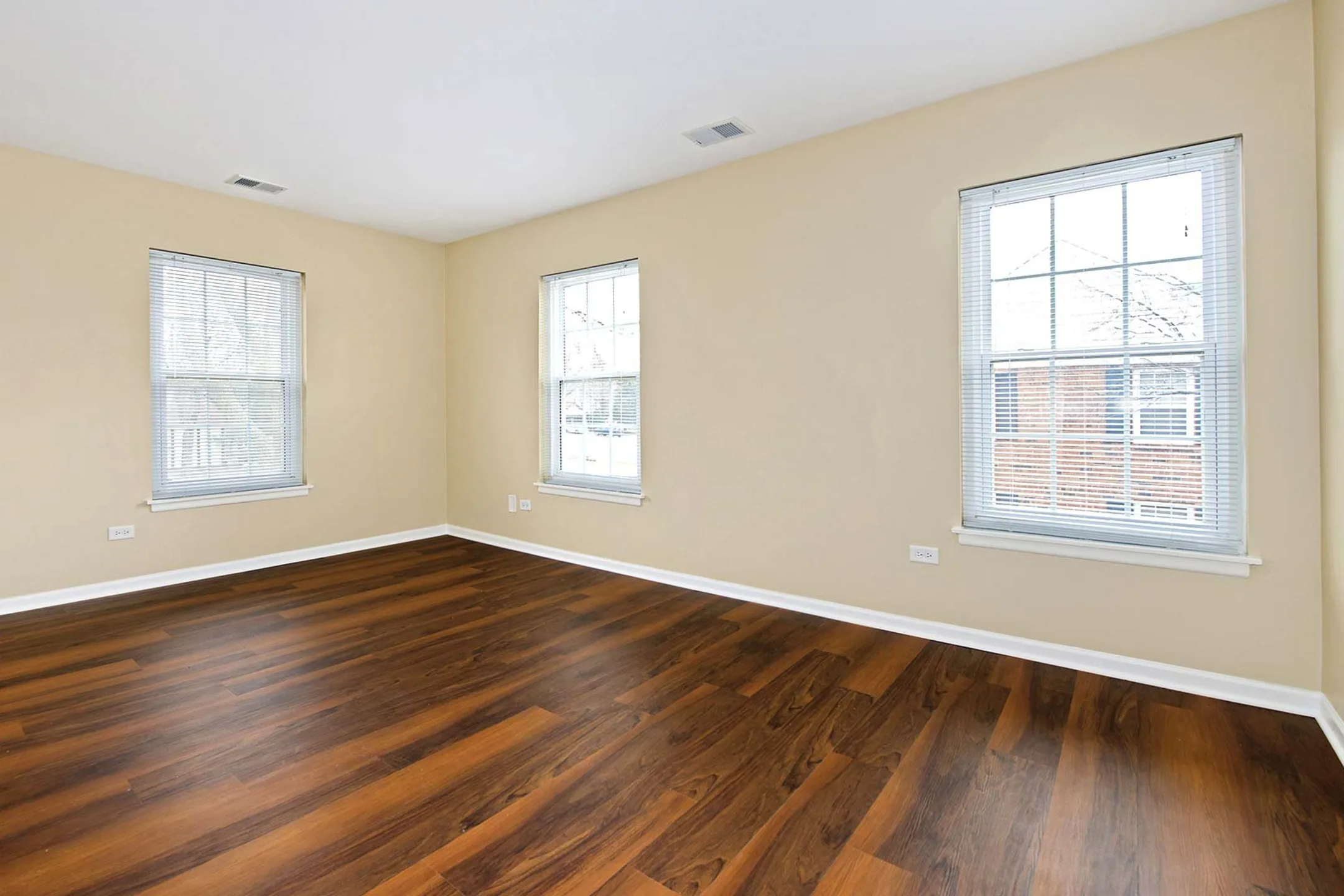 Willow Bend Apartments Apartments Rolling Meadows, IL 60008