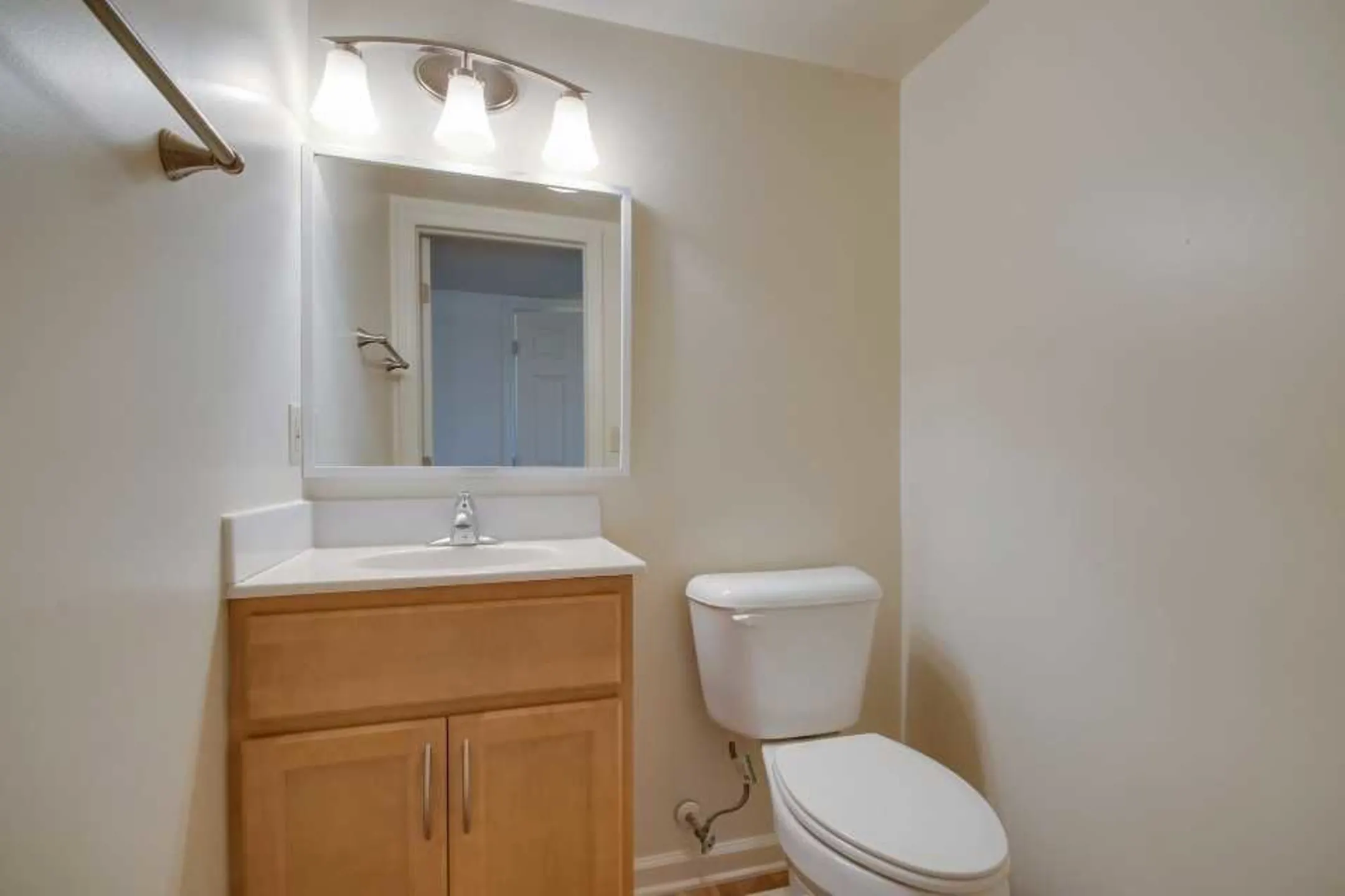 Bathroom - North Park Townhomes - Cincinnati, OH
