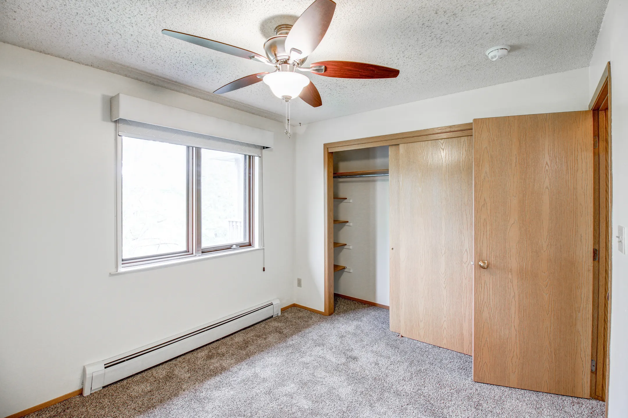 Oakland Pointe Apartments Altoona, IA 50009