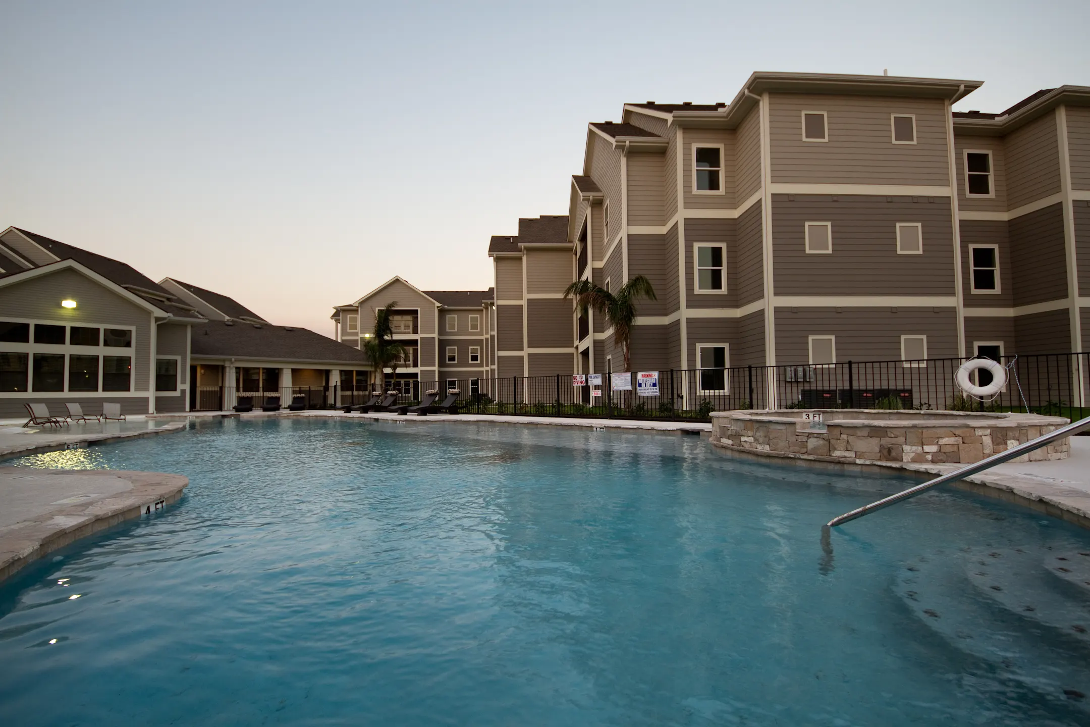 Campus Quarters Per Bed Lease Apartments Corpus Christi, TX 78412