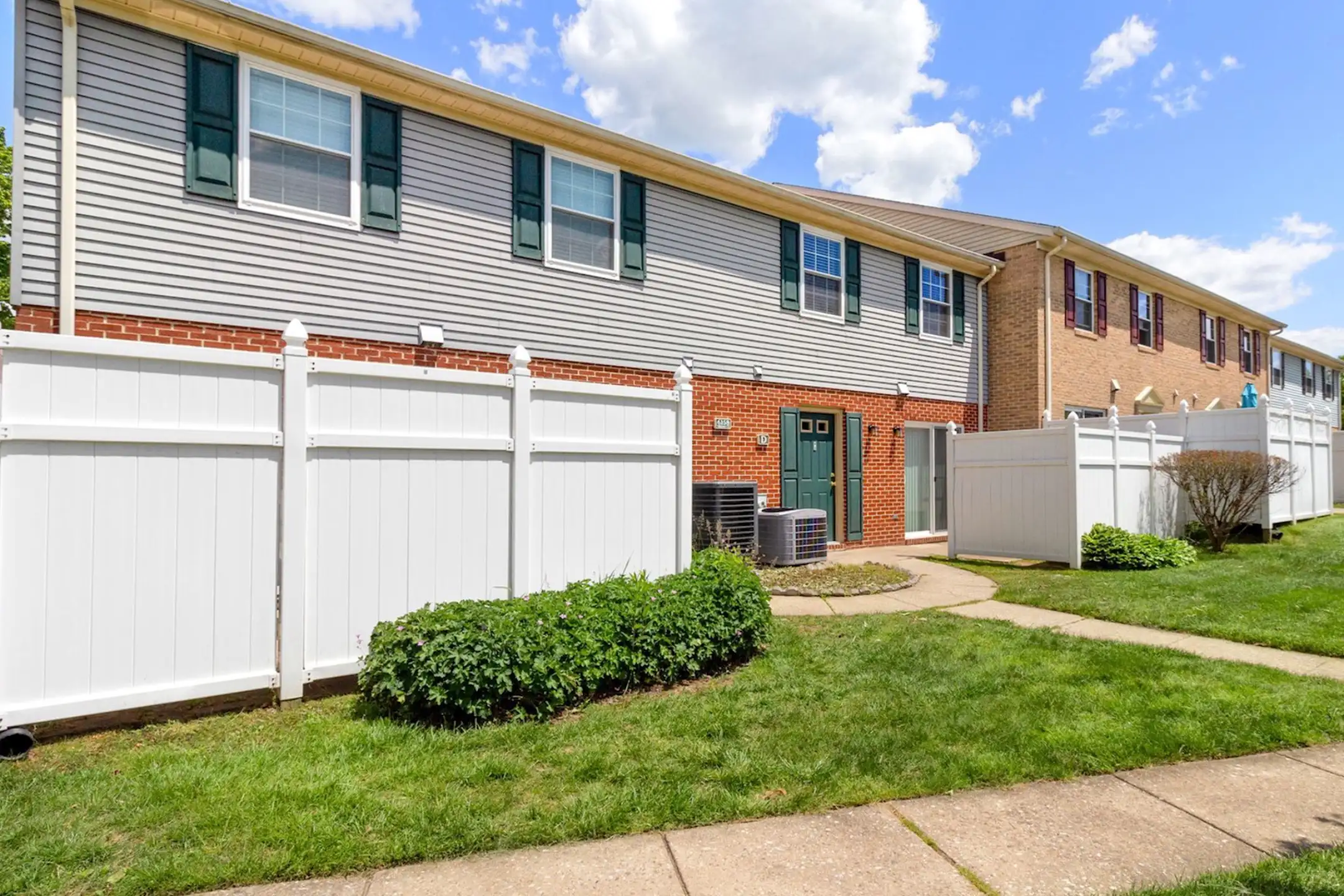 Piney Ridge Townhomes 964a Marimich Ct Sykesville, MD Apartments