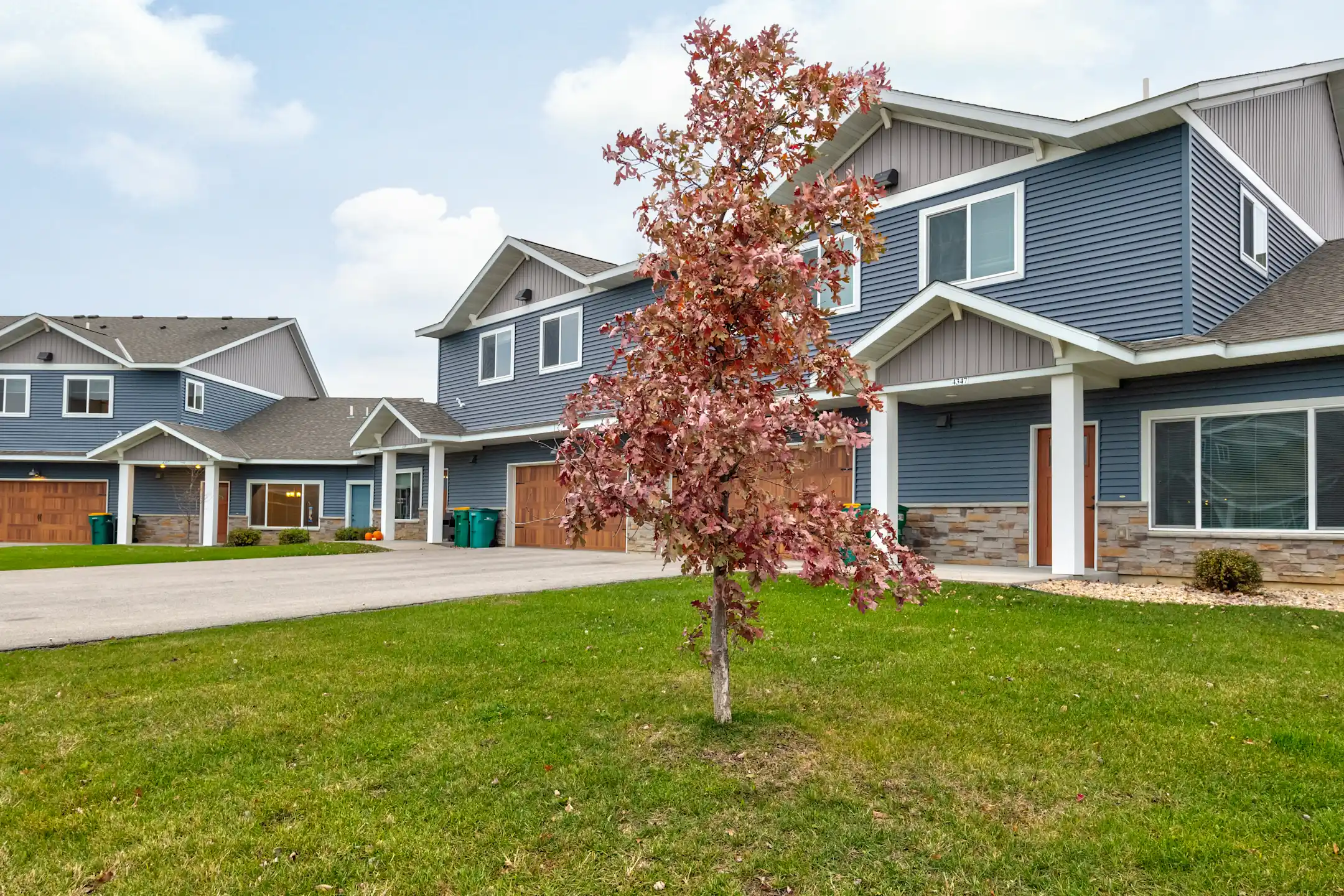 Falcon Heights Townhomes Apartments Rochester, MN 55904