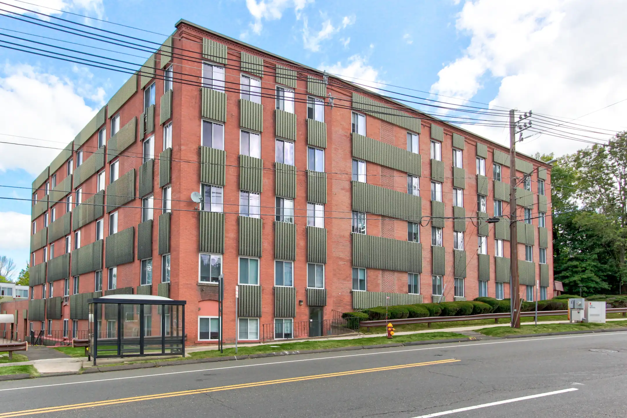 Silver Pond Apartments 656 Center St Wallingford, CT Apartments for