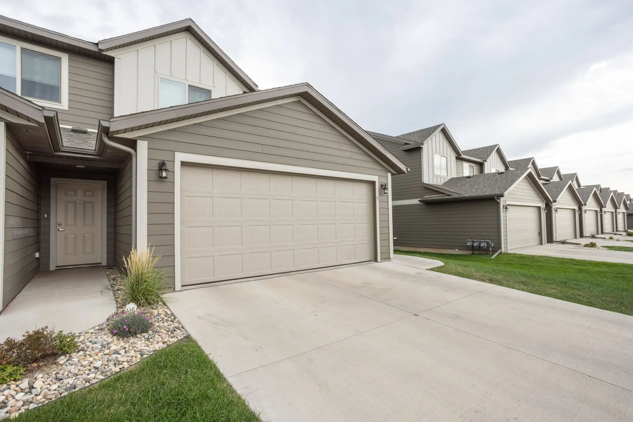 Building - Willows Edge - Sioux Falls, SD