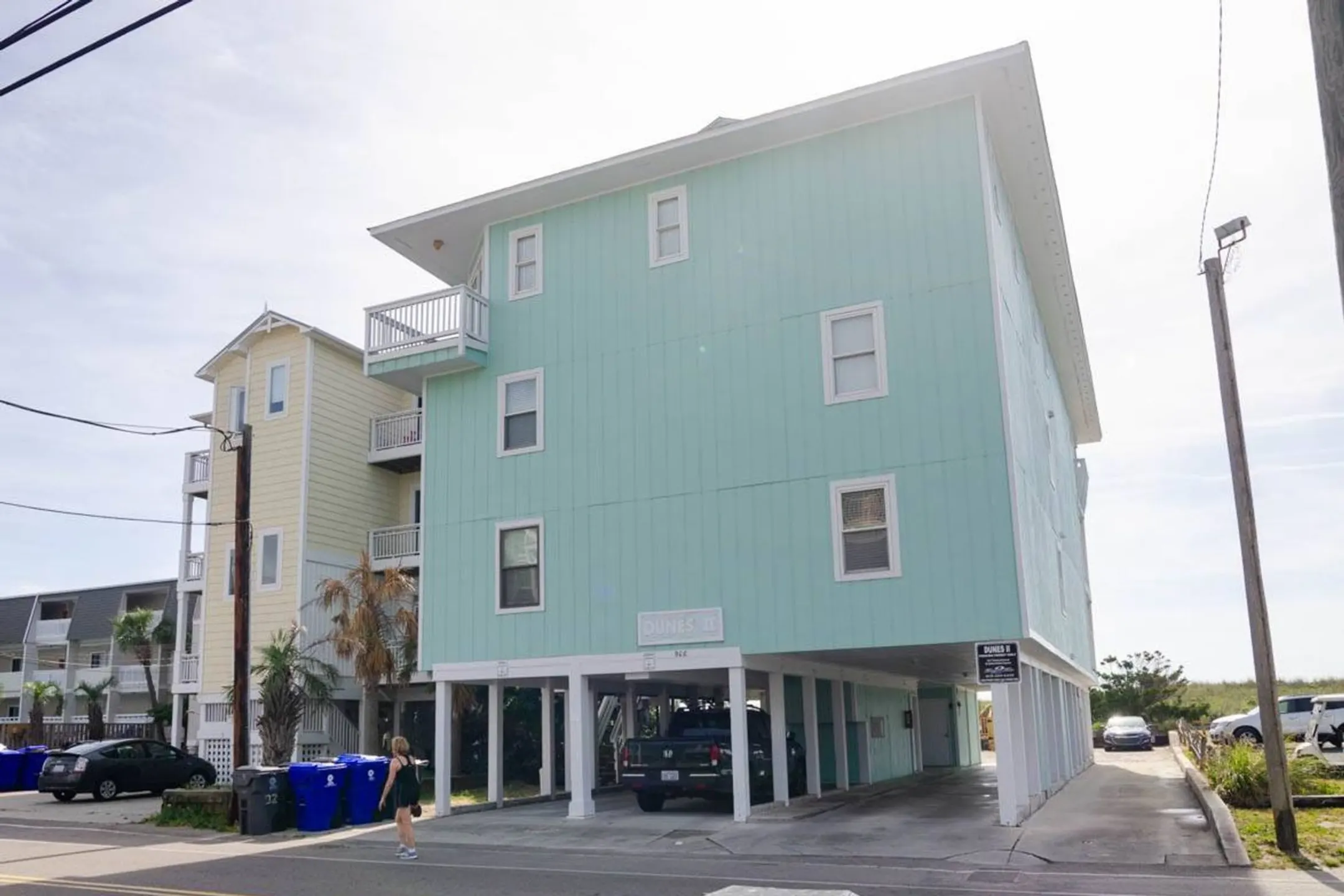 908 Carolina Beach Ave N  