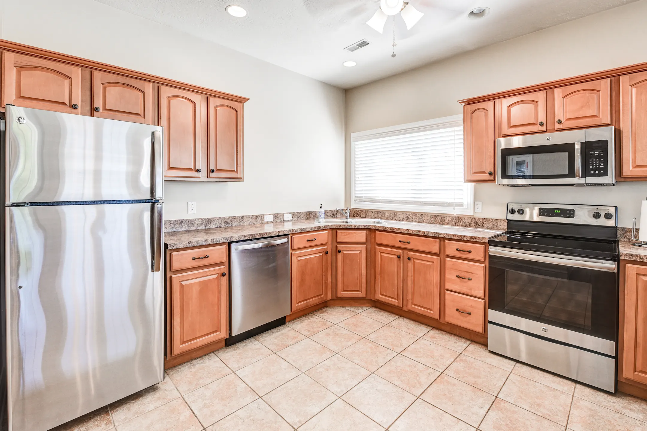 Freedom Crossing Apartments Apartments Freedom, PA 15042