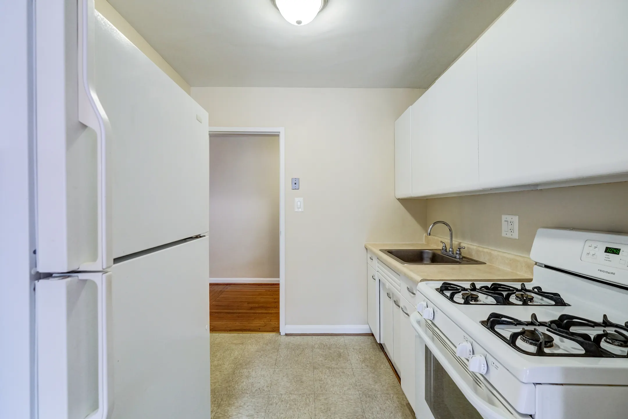 HOC Battery Lane 4998 Battery Lane Bethesda, MD Apartments for