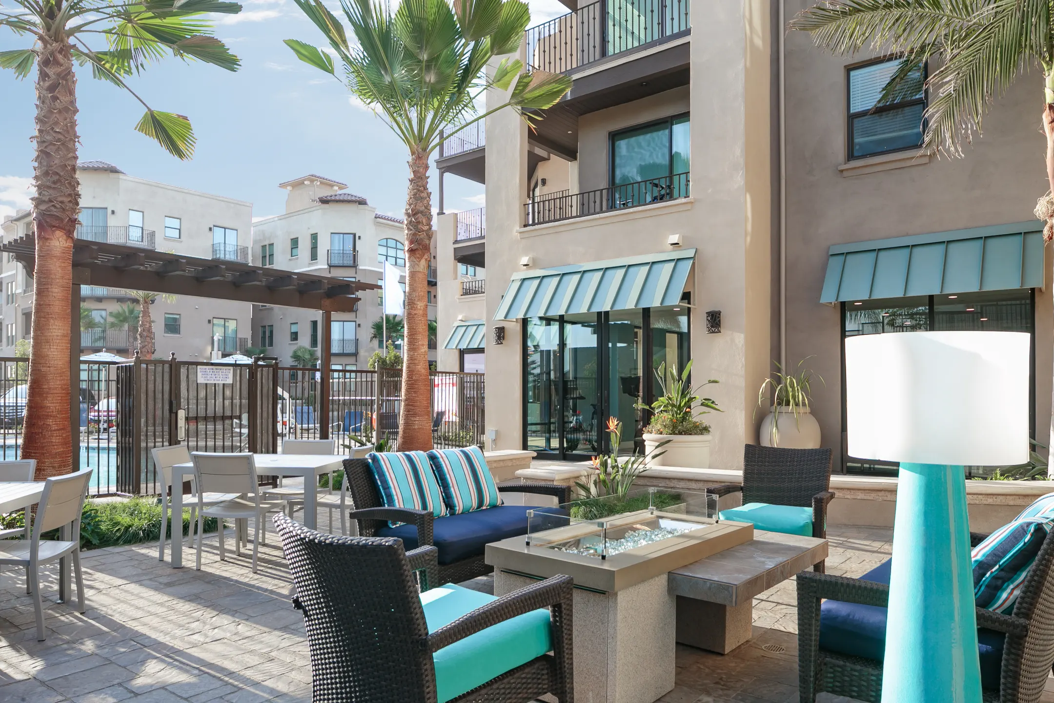 Island View Luxury Apartment Homes - Ventura, CA