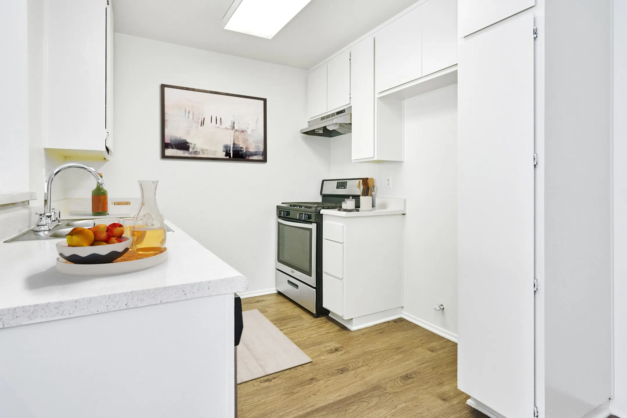 The Village 23700 Valle Del Oro Newhall, CA Apartments for Rent Rent.