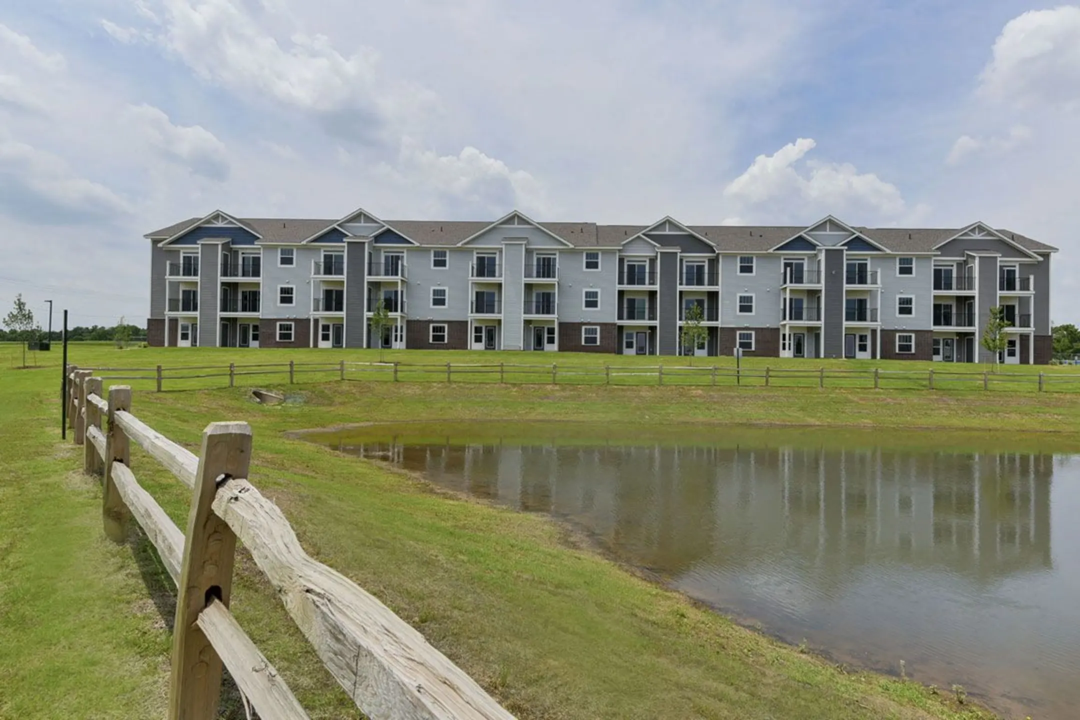 Dodson Pointe Apartment Homes 6000 W Stoney Creek Dr Rogers, AR Apartments for Rent Rent.