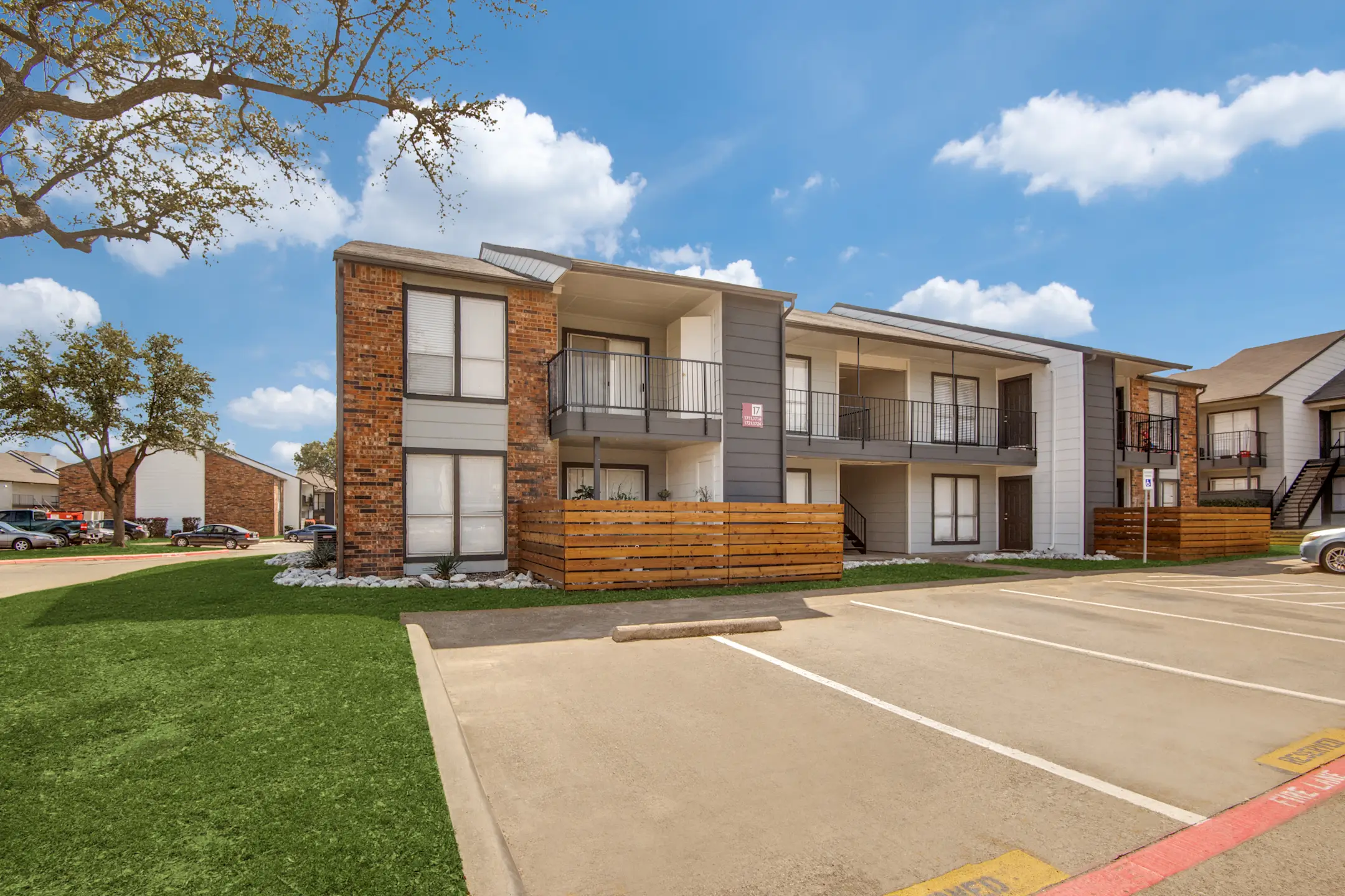 Holbrook Apartment Homes 9760 Scyene Rd Dallas, TX Apartments for