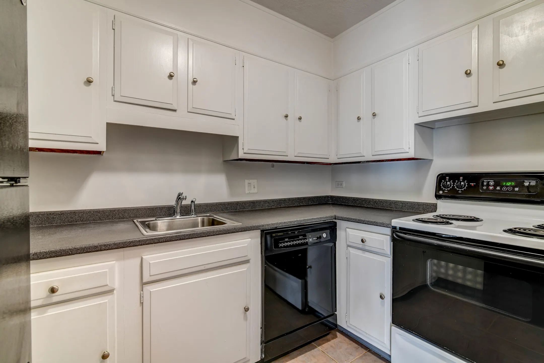 Kitchen - Barclay on Beacon - Brookline, MA