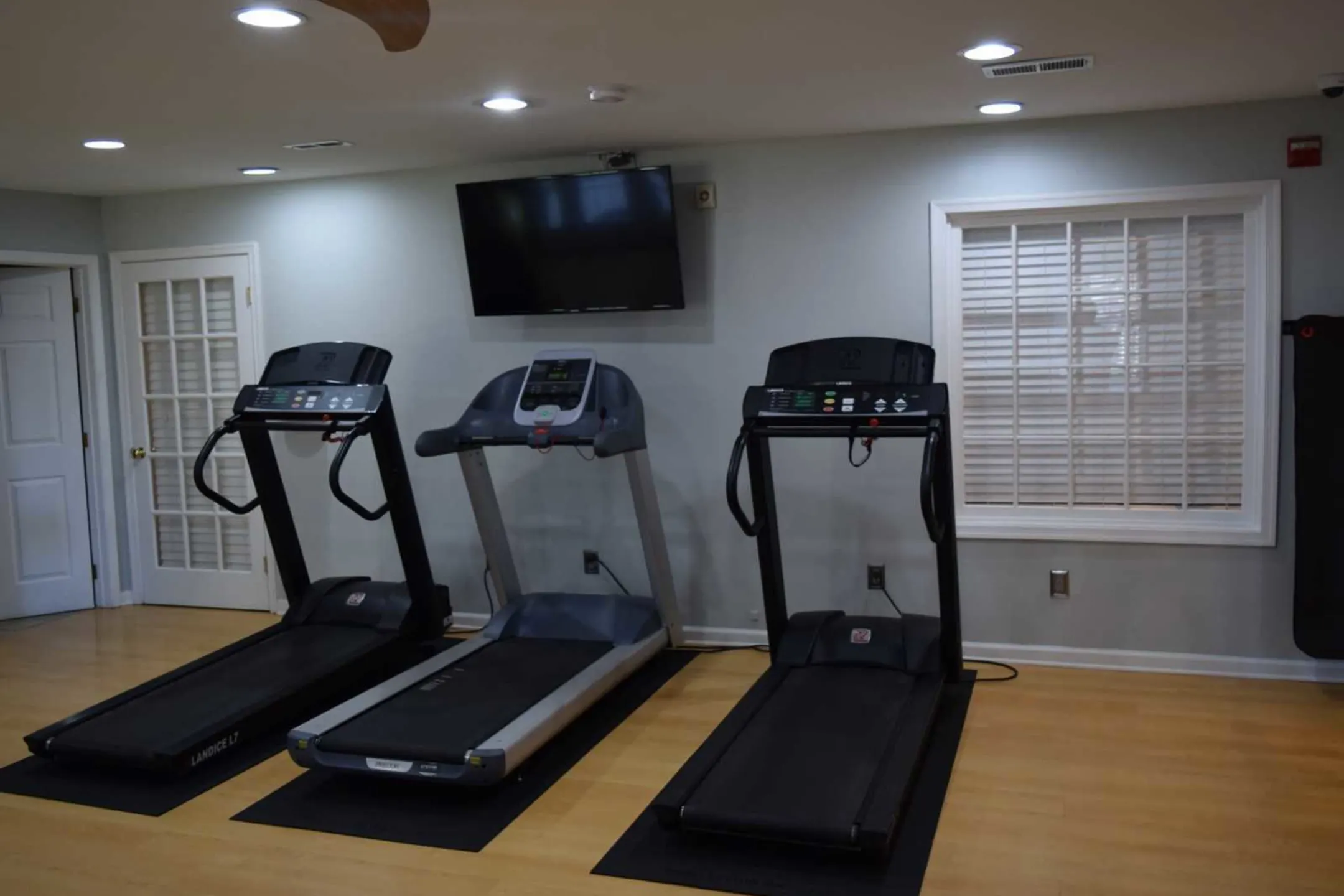 Fitness Weight Room - Aspen Run Apartments - Newark, DE