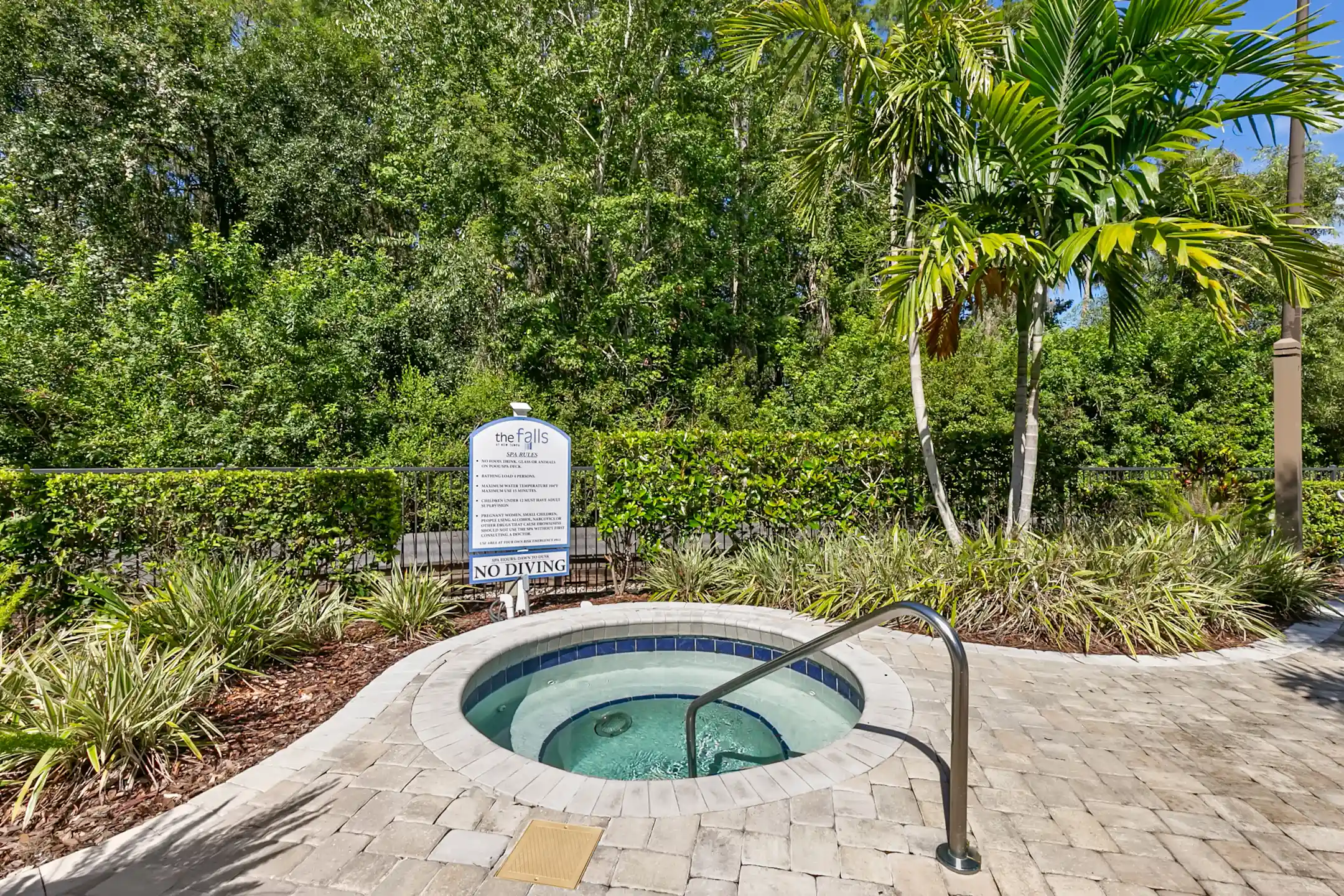 The Falls at New Tampa Apartments Temple Terrace, FL 33637
