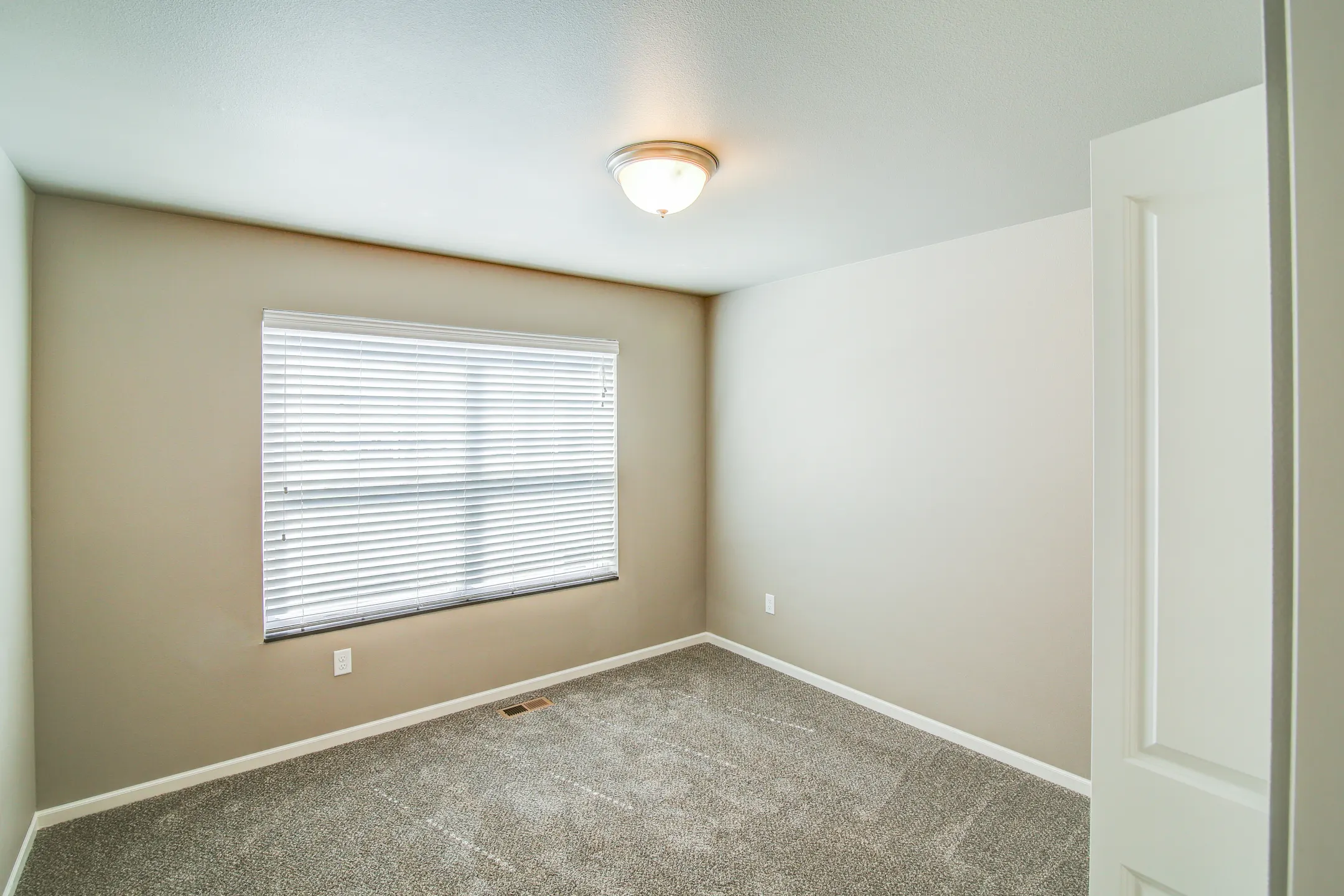 Bedroom - Cascade Townhomes - Mandan, ND