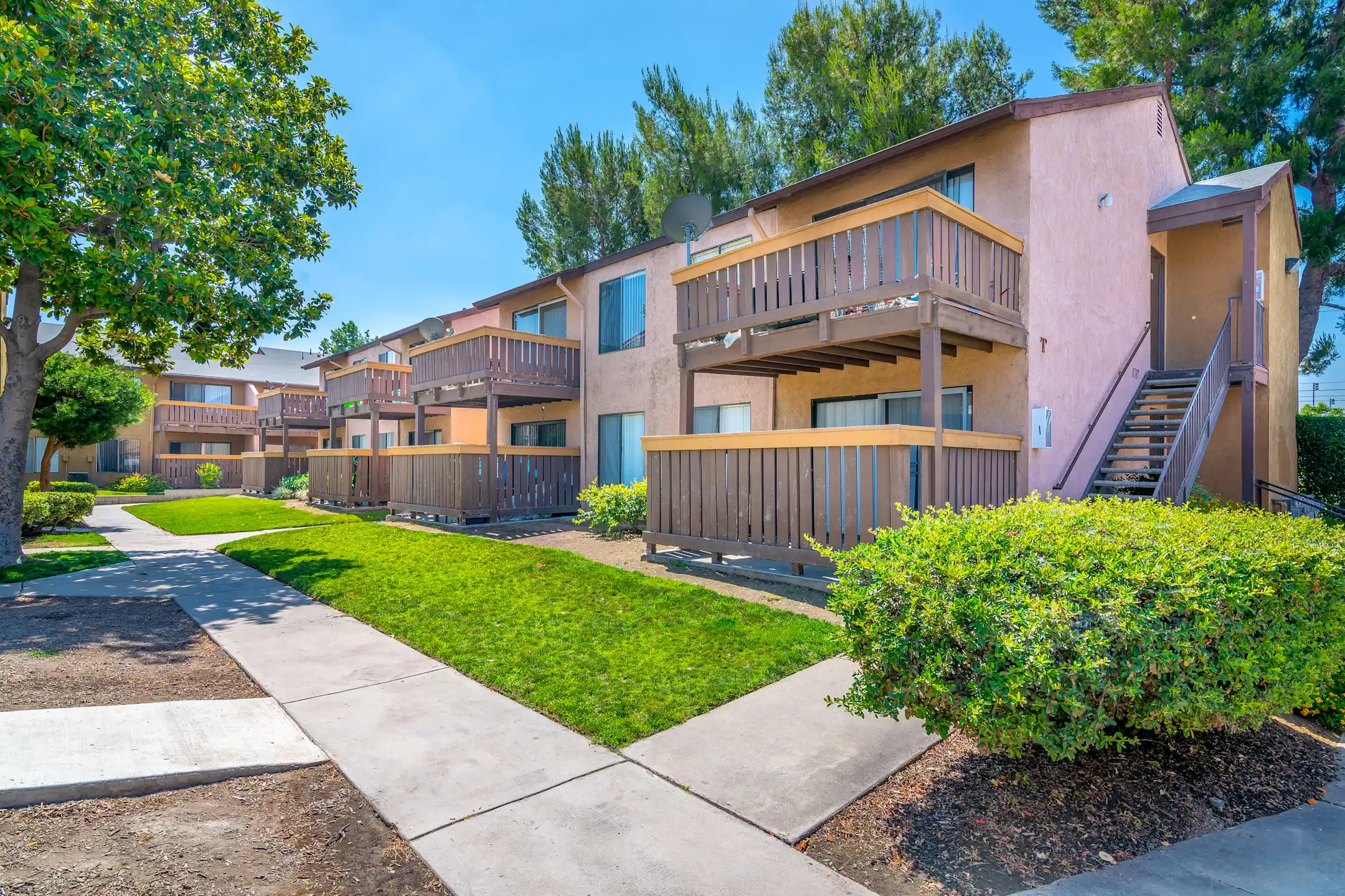 Ascot Park Apartments 1422 E 9th St San Bernardino, CA Apartments