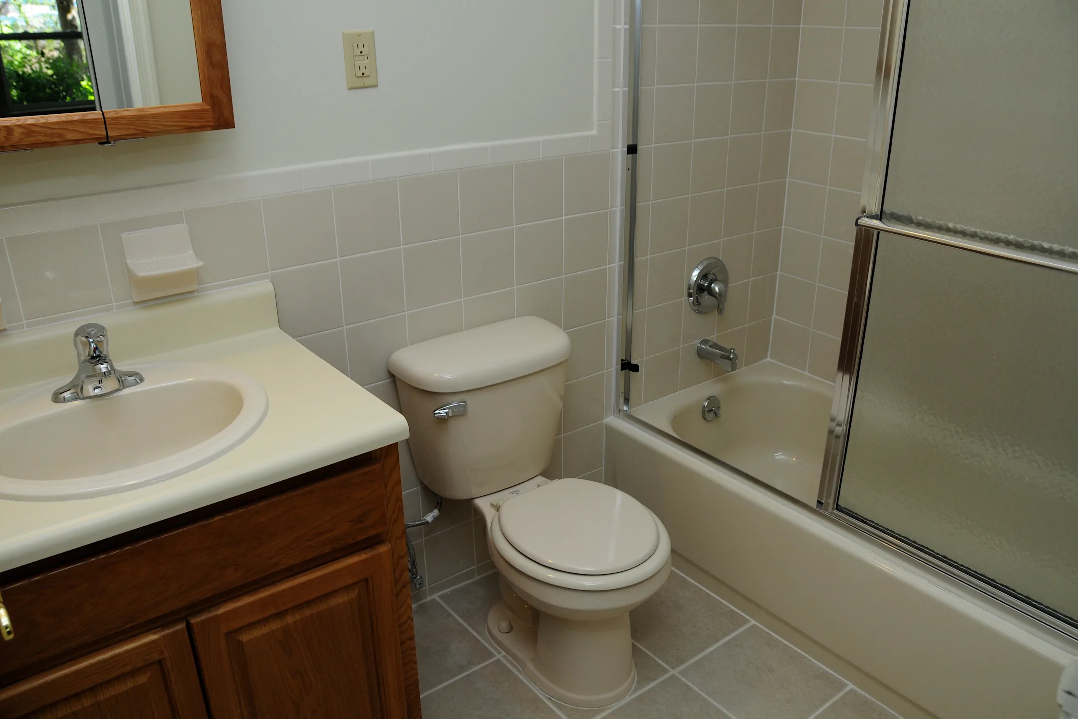 Florida Grove Manor and Arms 519 Florida Grove Rd Keasbey, NJ