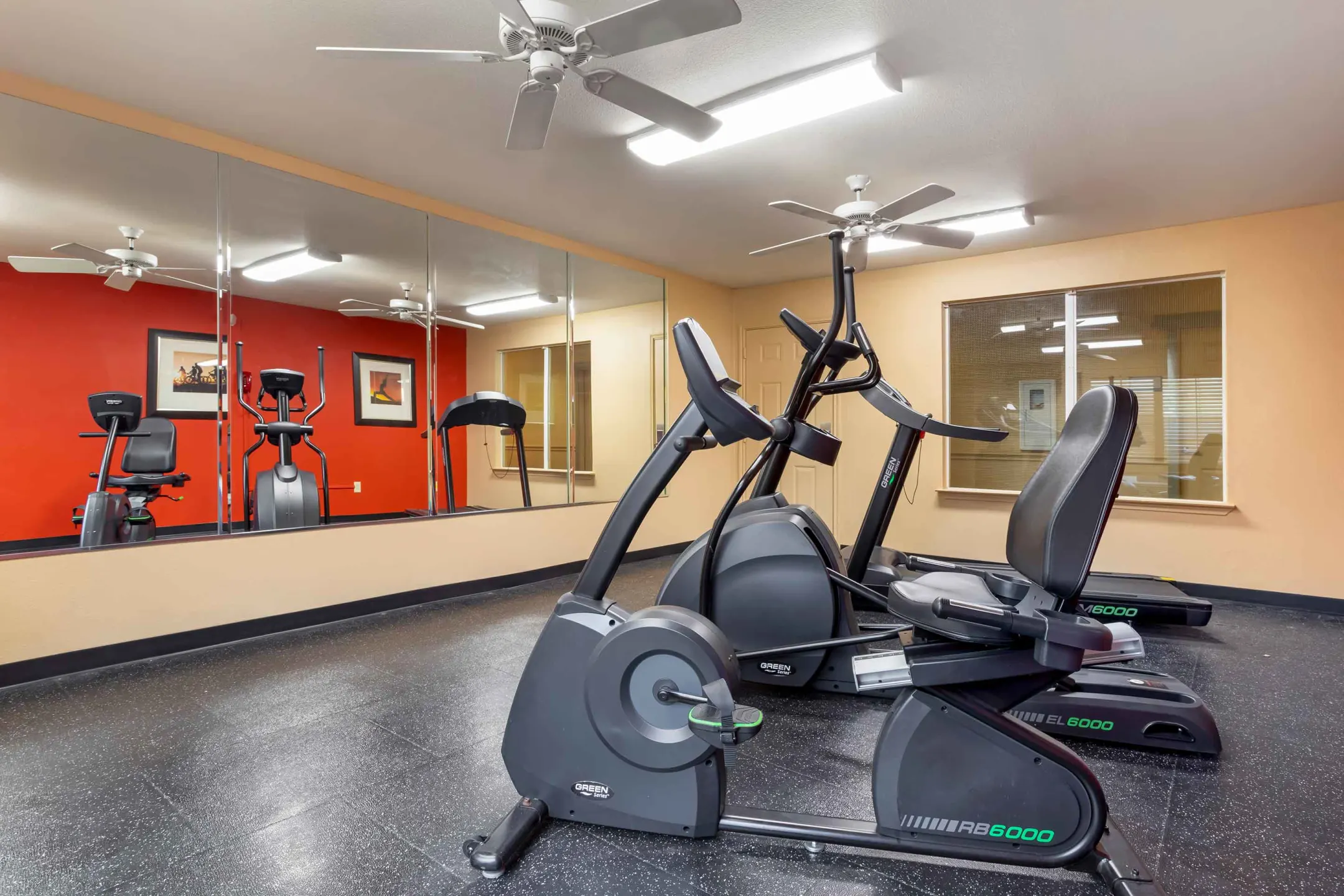 Fitness Weight Room - Furnished Studio - Houston - NASA - Bay Area Blvd. - Webster, TX