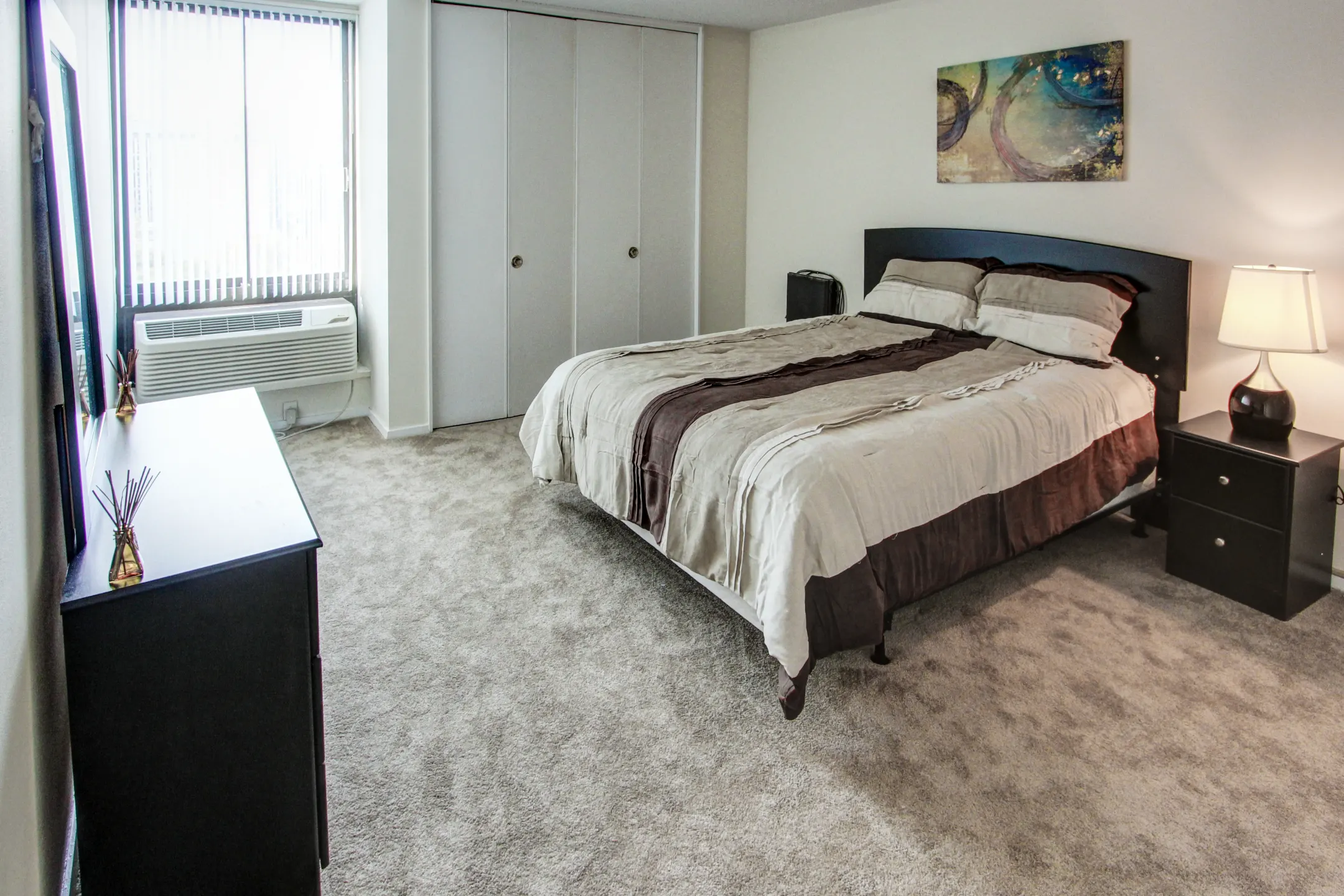 Bedroom - Jefferson Tower Apartments - Syracuse, NY