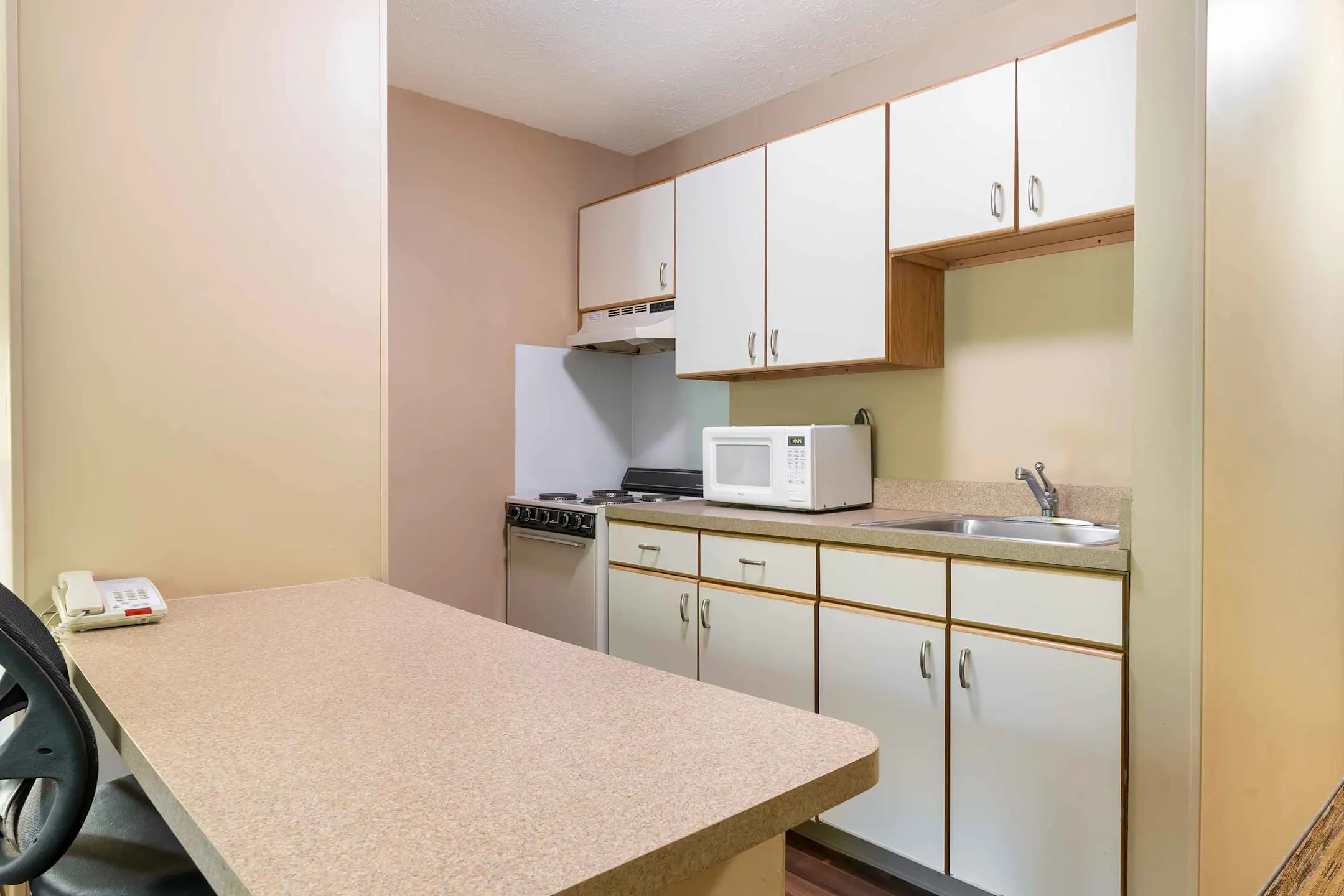 Kitchen - Furnished Studio - Lexington - Tates Creek - Lexington, KY