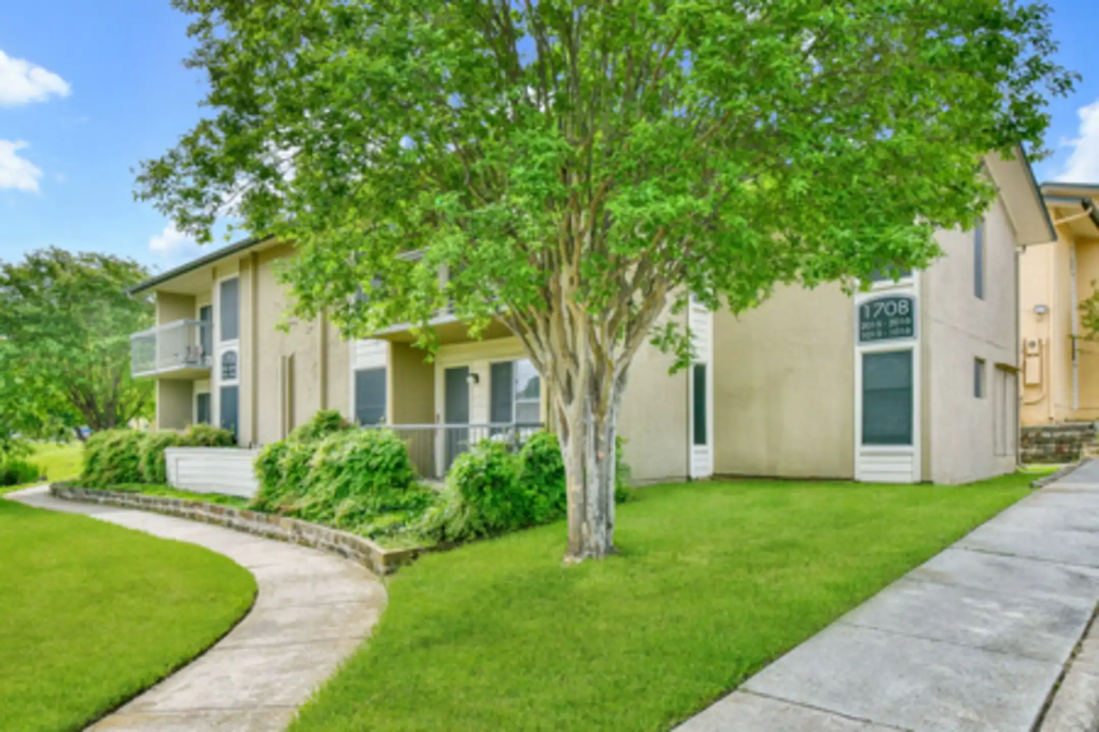 Tower Village Apartments Dallas
