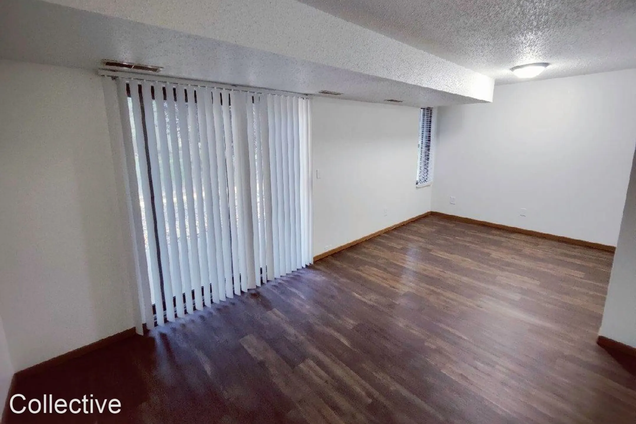 Living Room - Kirkwood Park Apartments - Bismarck, ND