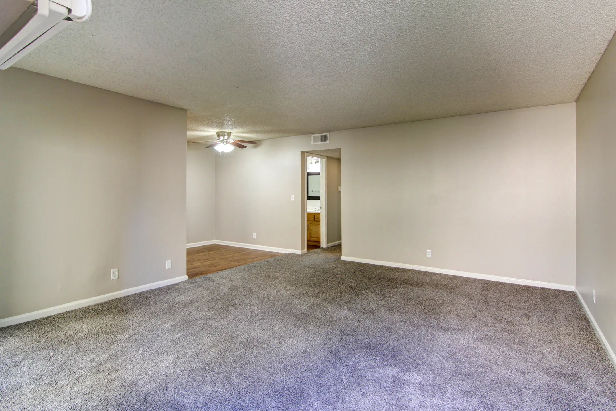 Regency Plaza Apartments Apartments Anaheim, CA 92802