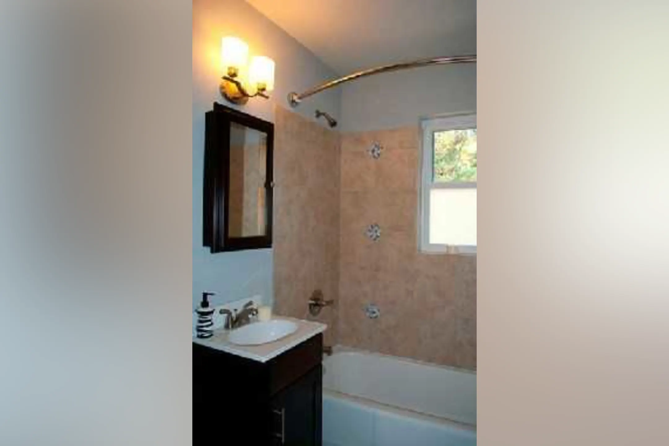 Bathroom - The Oaks At Midtown - Chattanooga, TN