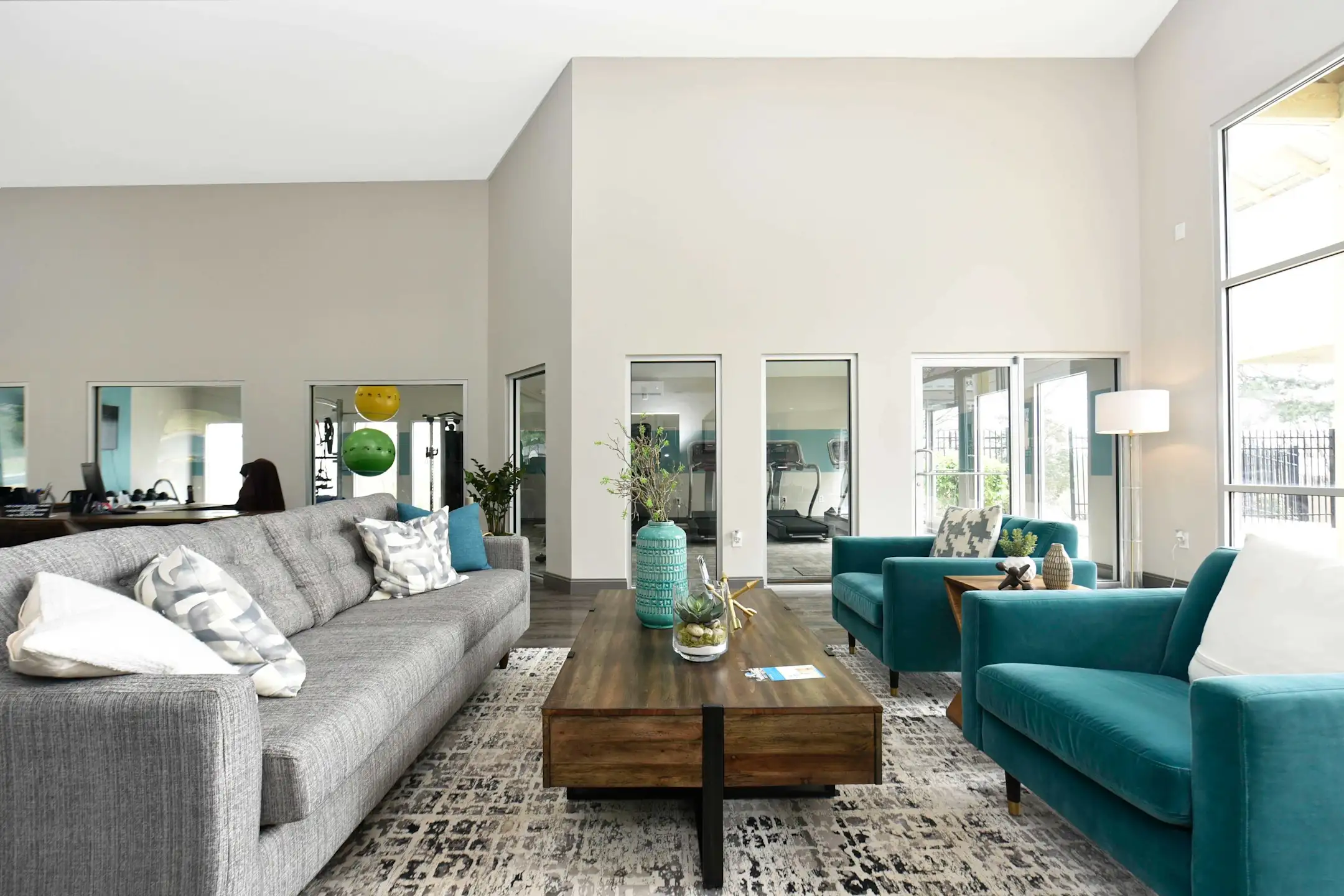 Retreat West Hills 3399 Lake Brook Blvd Knoxville, TN Apartments