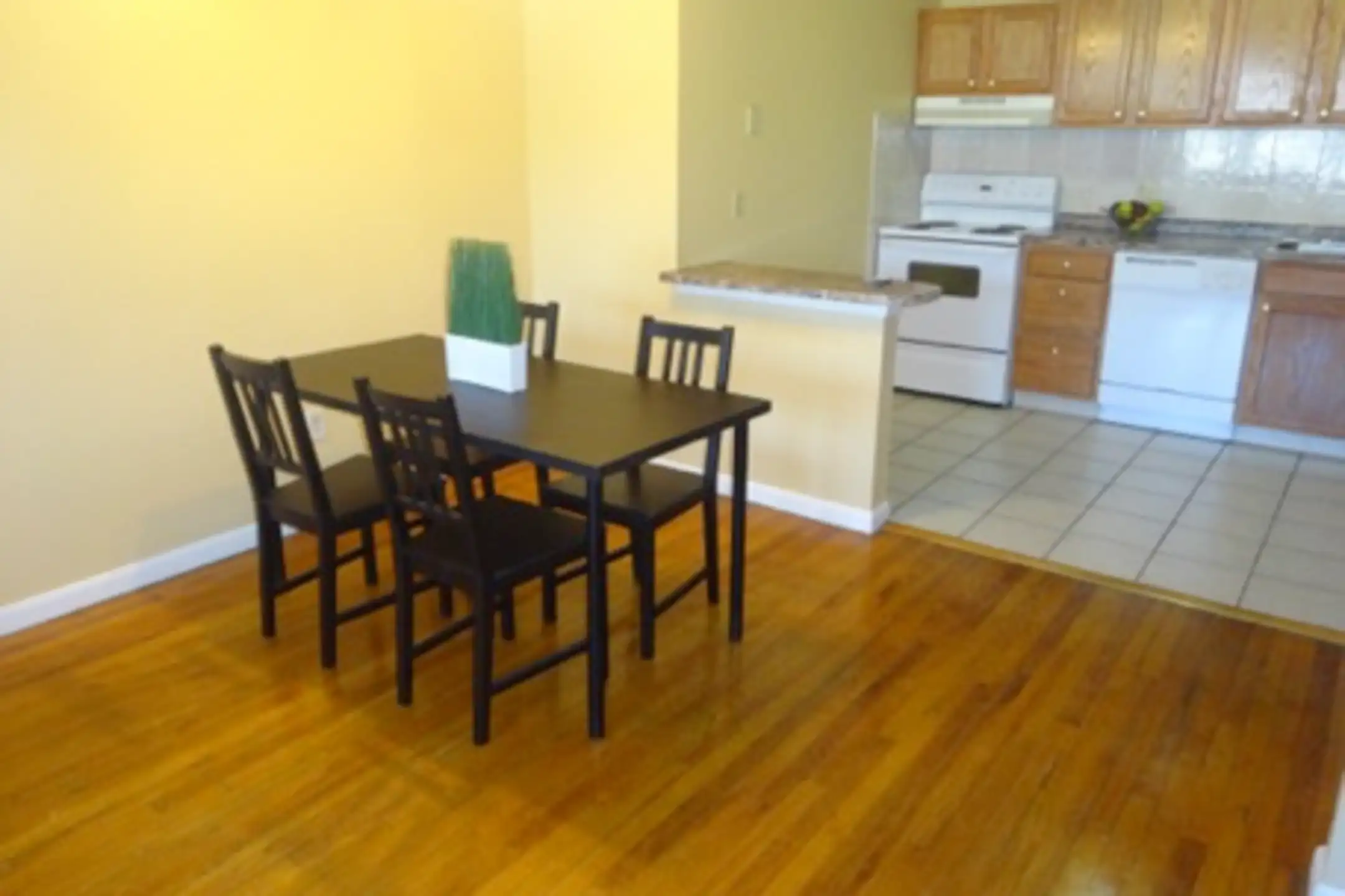 Heritage House Apartments Apartments New London, CT 06320