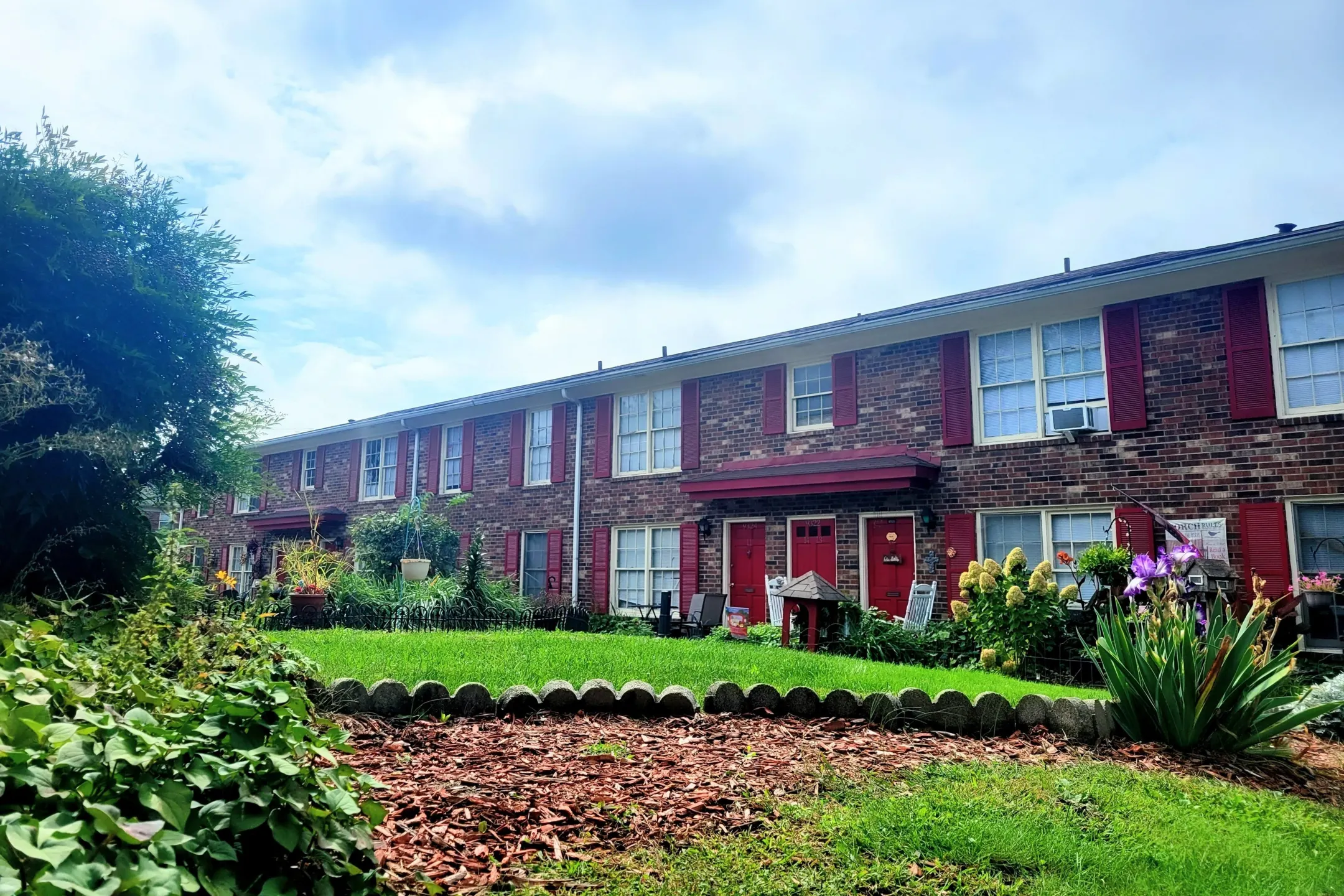 Skyview Commons Apartments Jeffersontown, KY 40299