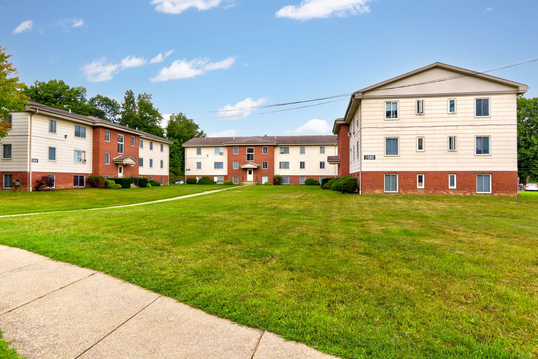 Building - Seneca Oaks Apartments - Youngstown, OH