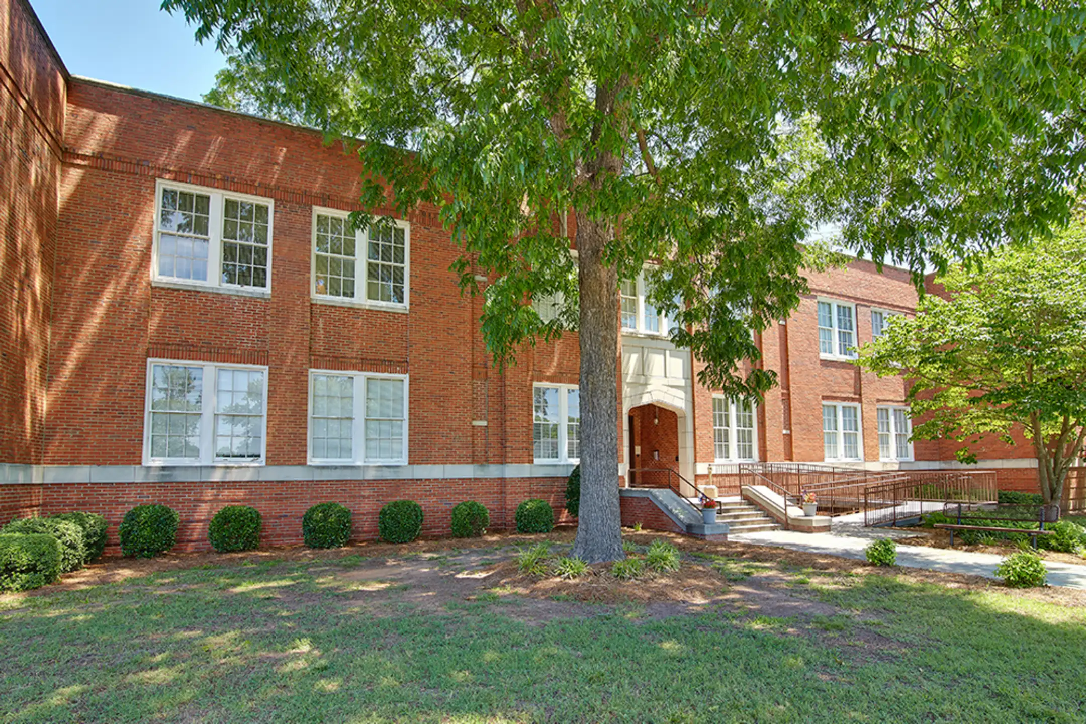 Central School Apartments 401 East Washington Avenue Bessemer City