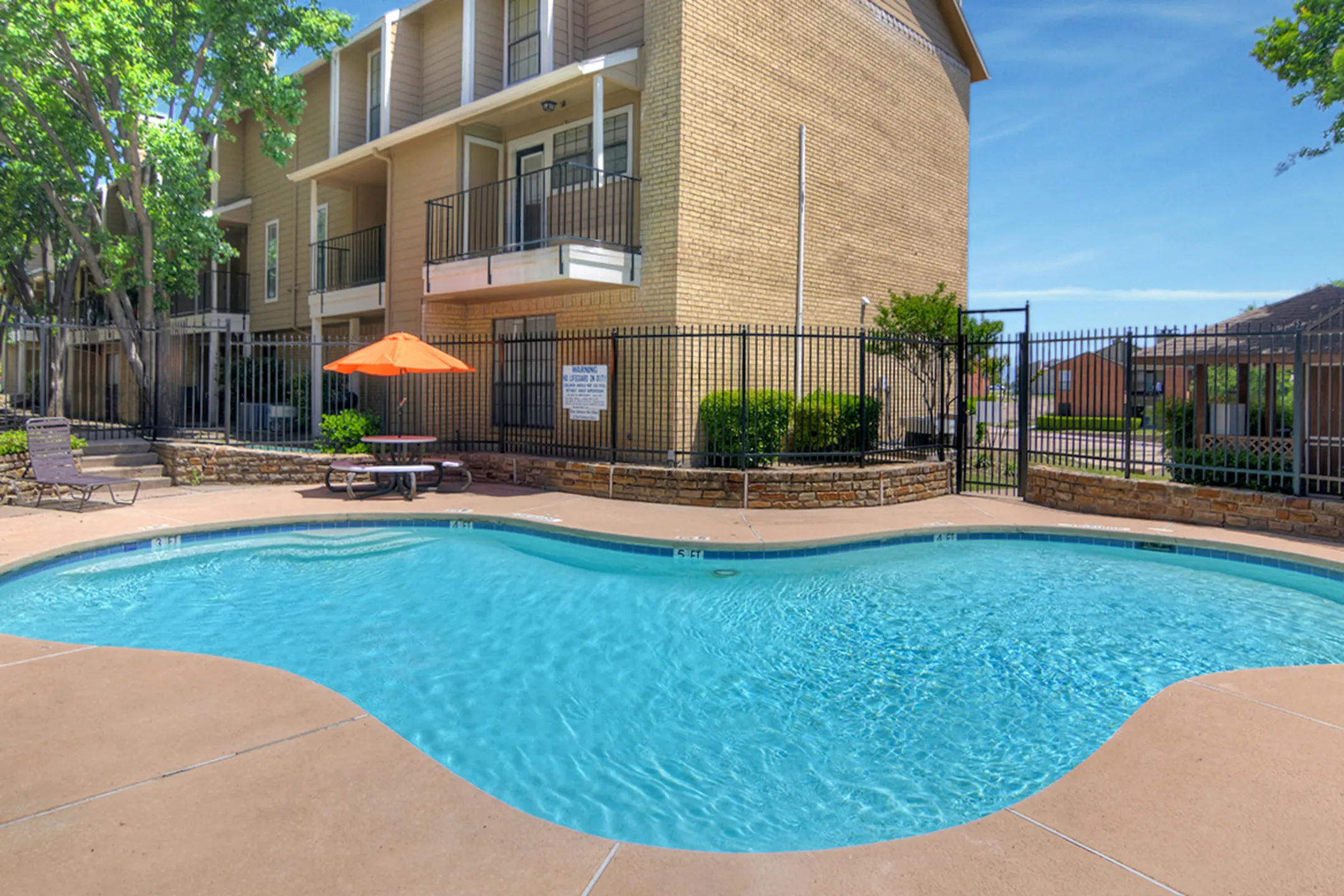 Lake Colony Apartments Condos Garland, TX 75043